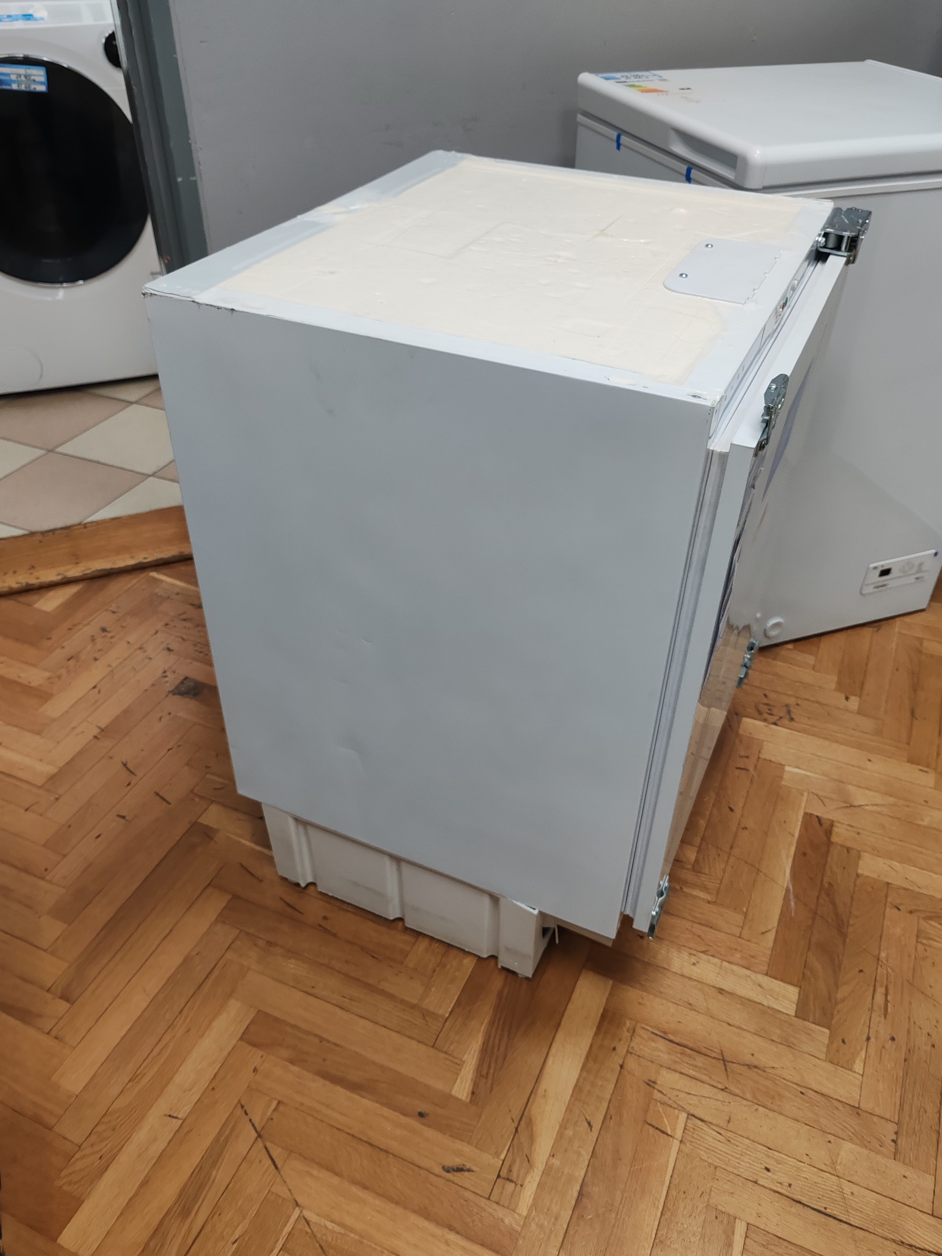 Ugradni Zamrzivač Indesit T IN FS 1212 K UK, 63 litara