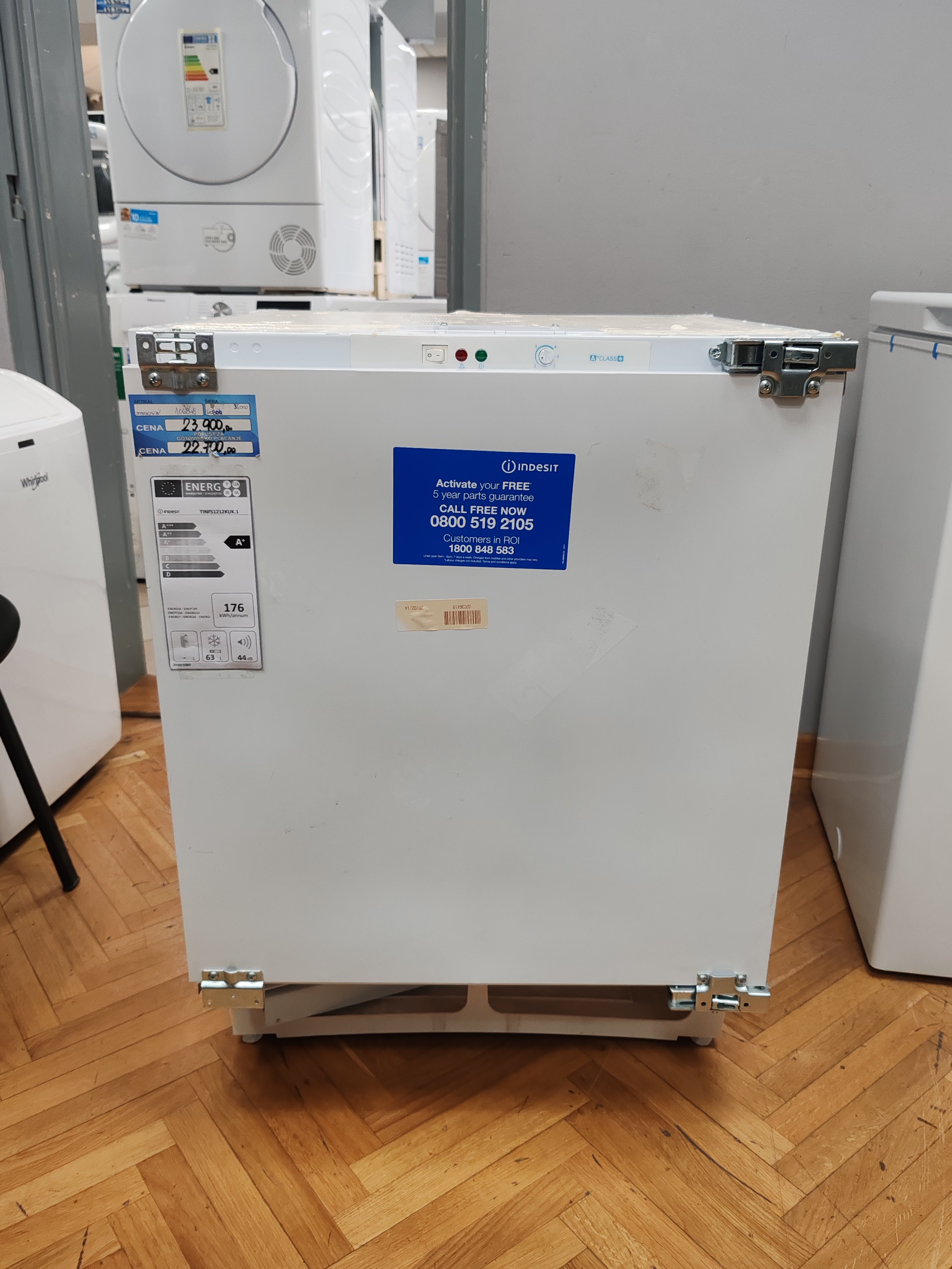 Ugradni Zamrzivač Indesit T IN FS 1212 K UK, 63 litara