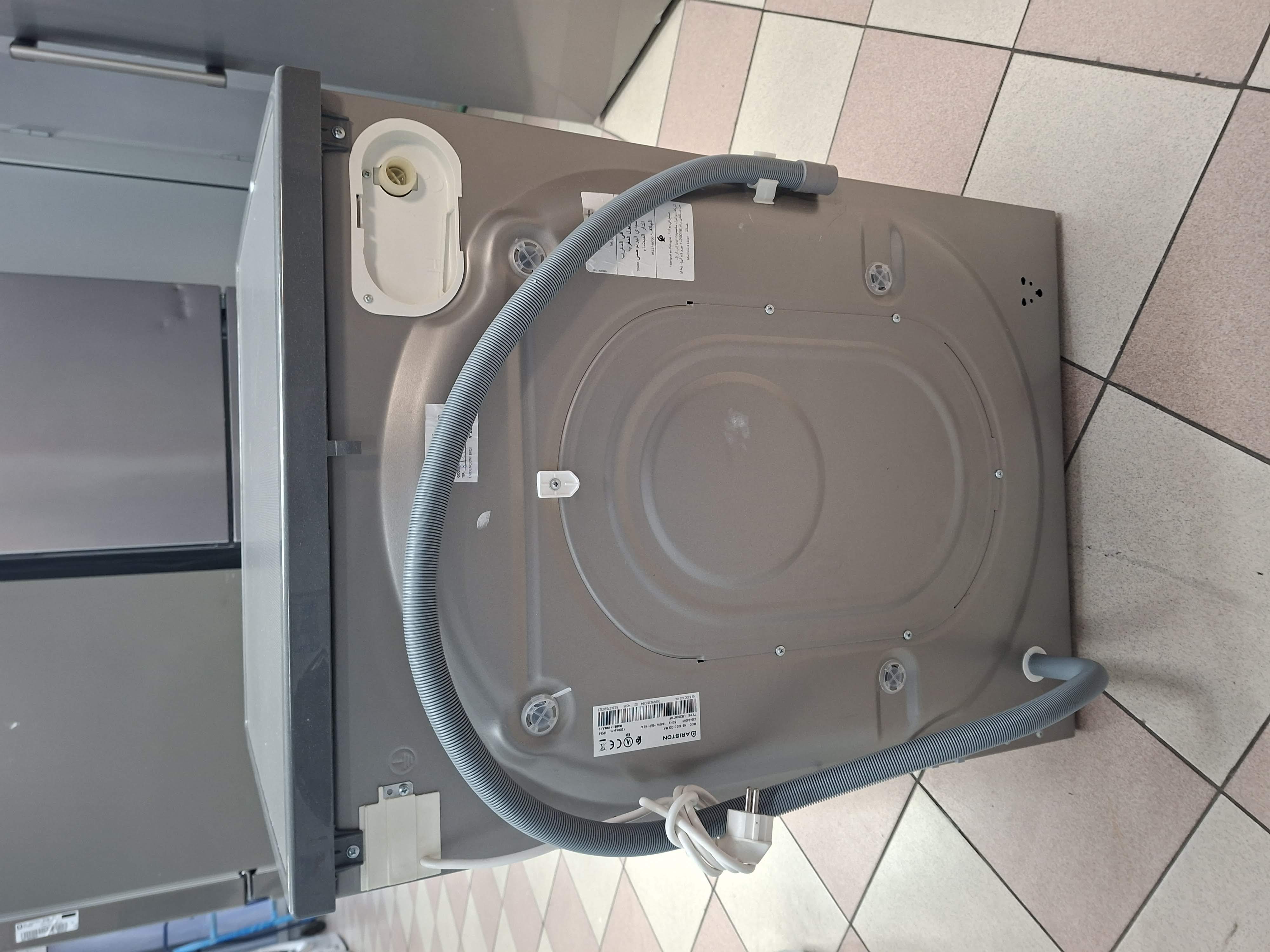 Veš mašina Ariston NS 823C GG MA , 8 kg.