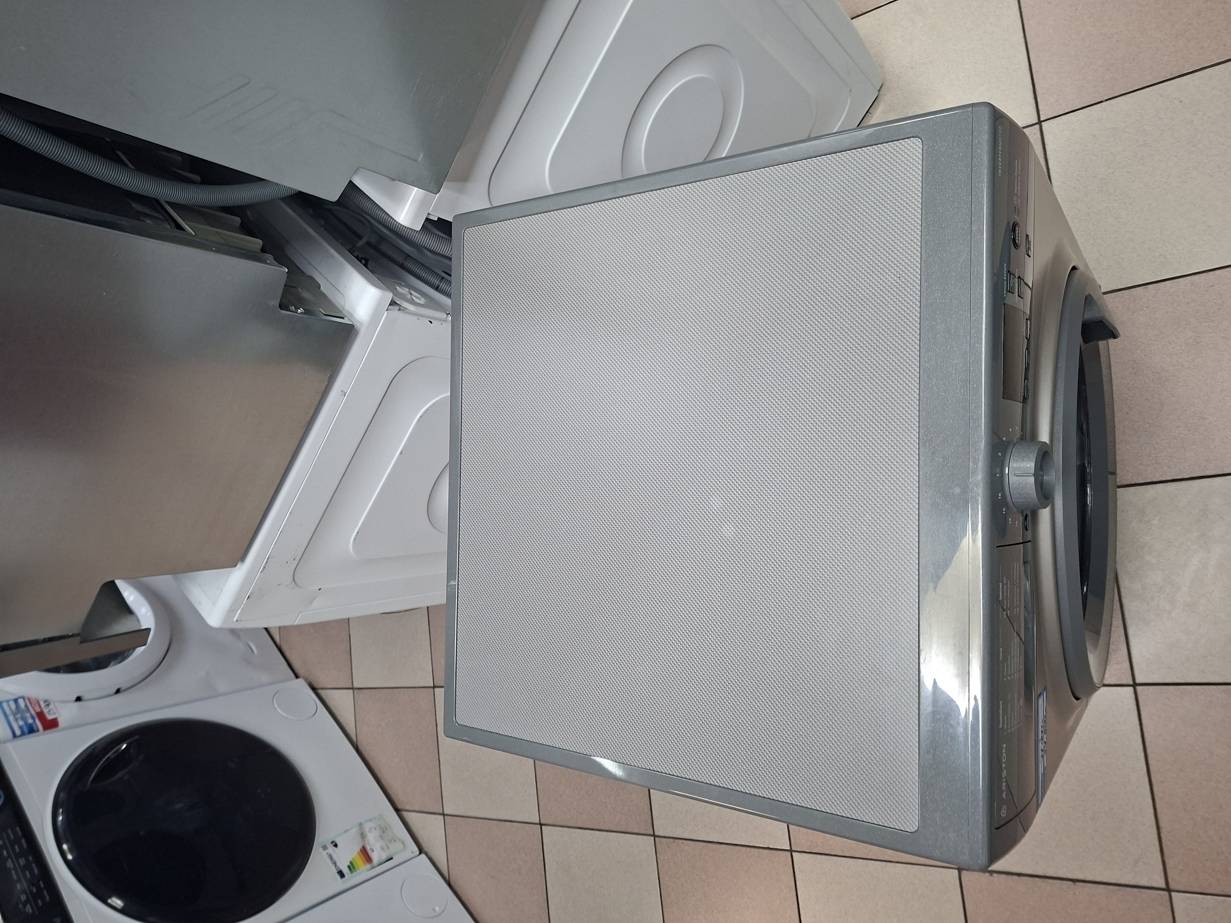 Veš mašina Ariston NS 823C GG MA , 8 kg.