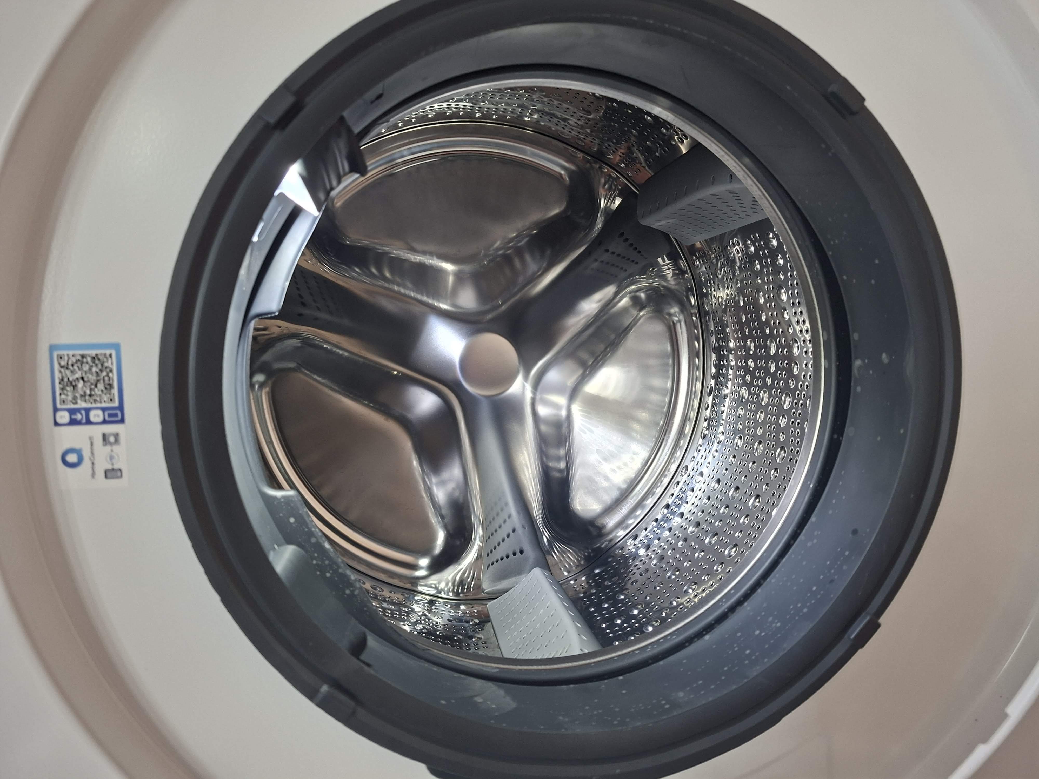 Veš mašina Bosch serija 8 WGB24400BY ,  9 kg.