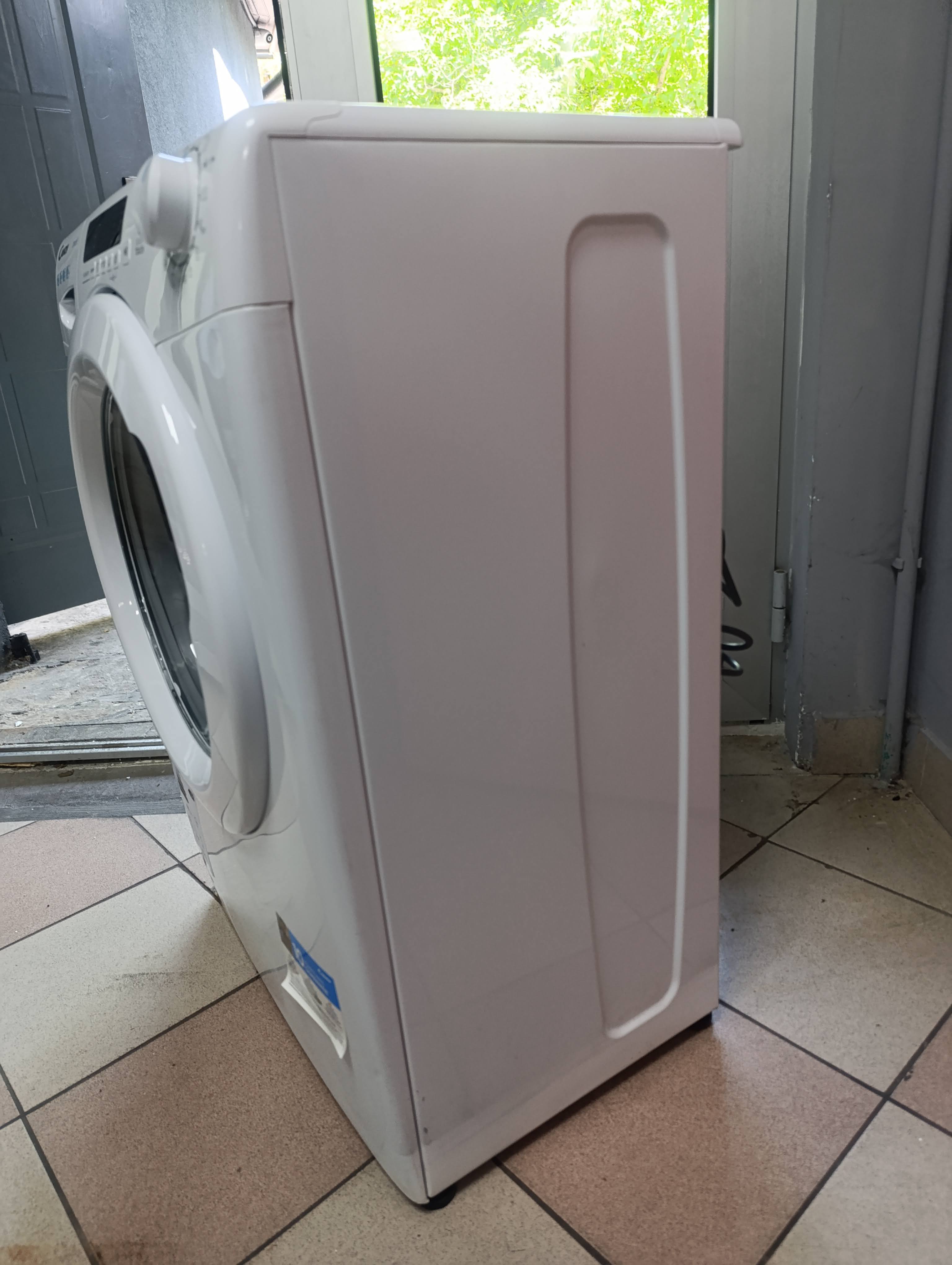 Veš mašina Candy CS4 1272DE/1-S, 7 kg, slim