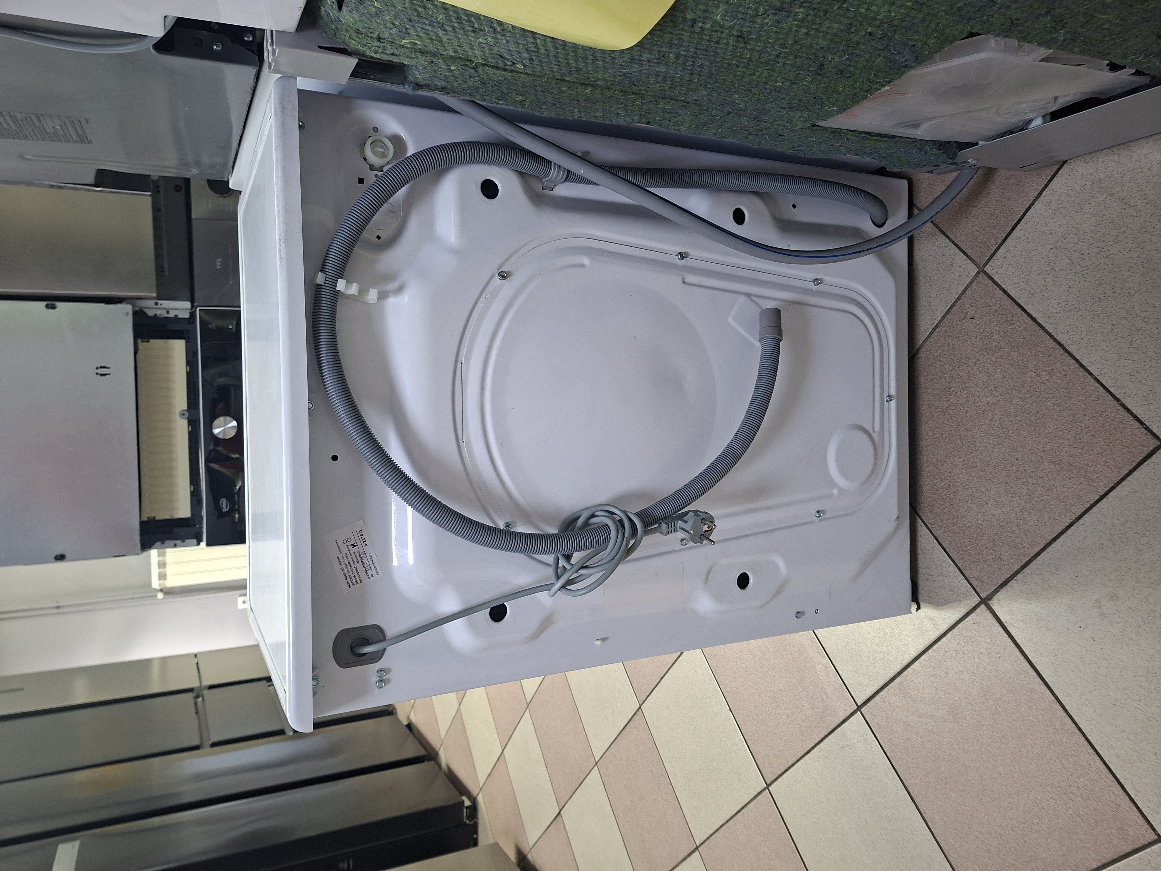 Veš mašina Candy CSO286TWM6/1-S , 8 kg.