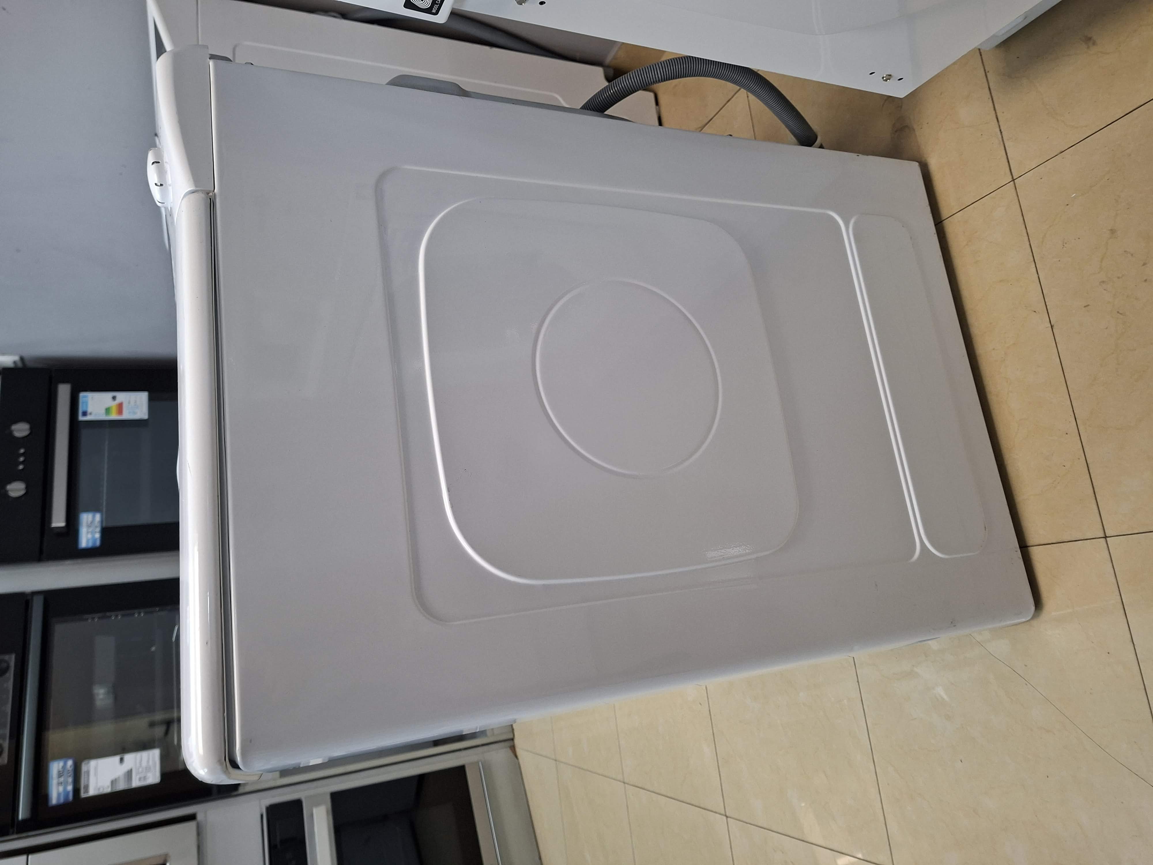 Veš mašina Candy CSTG 282D2/1-S , 8 kg.