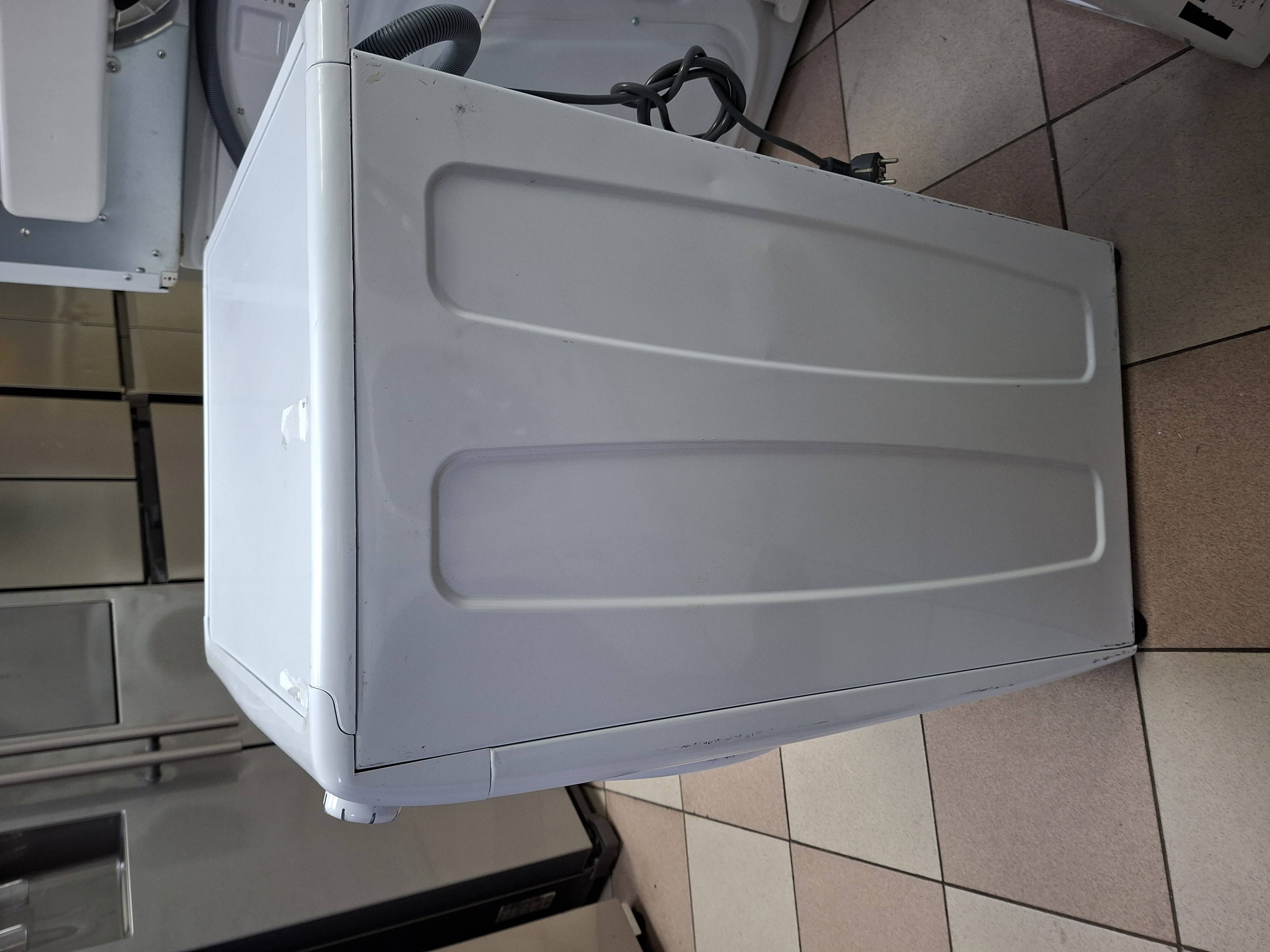 Veš mašina Candy EY284DWM5/1-S , 8 kg.