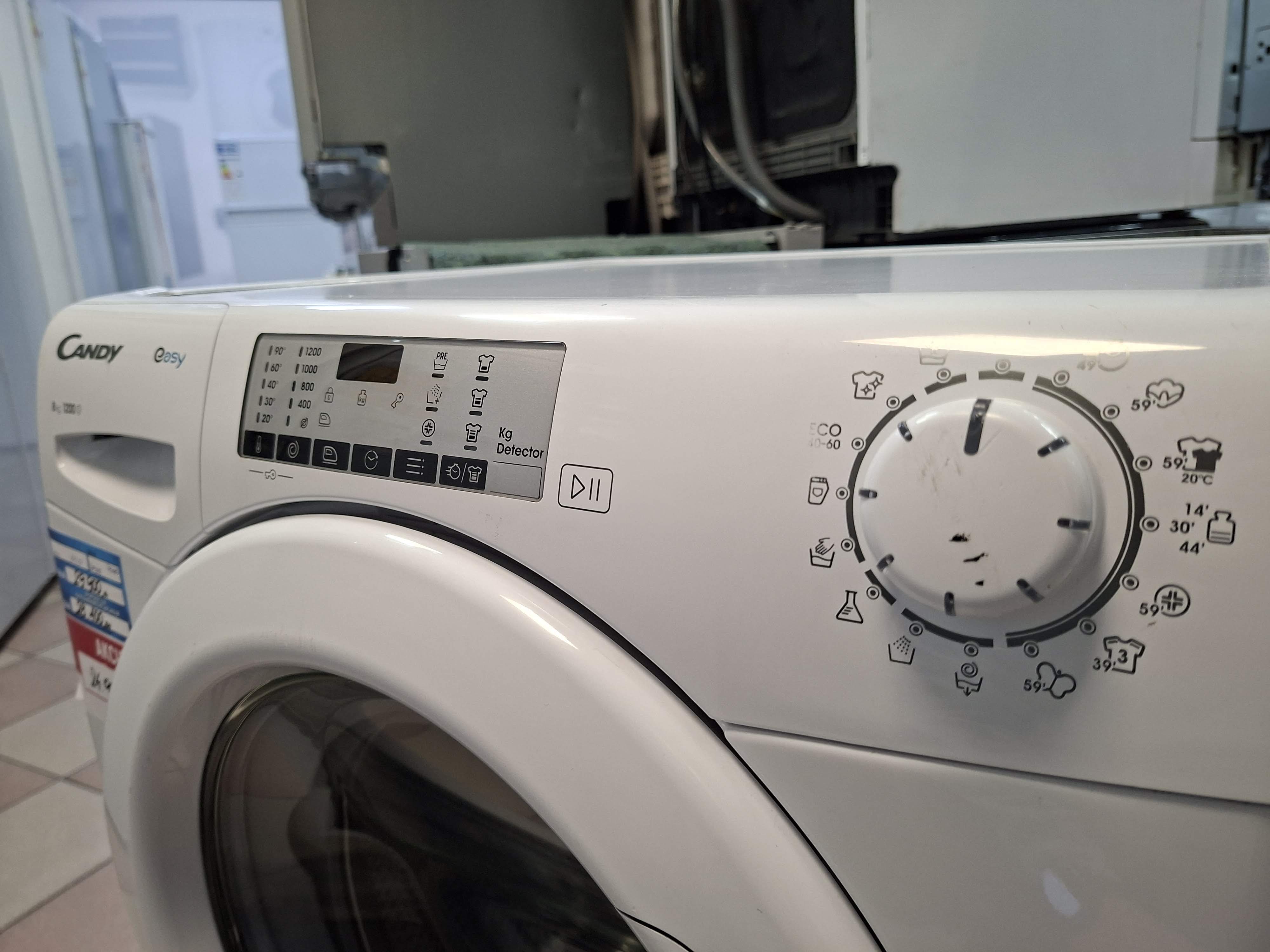Veš mašina Candy EY284DWM5/1-S , 8 kg.
