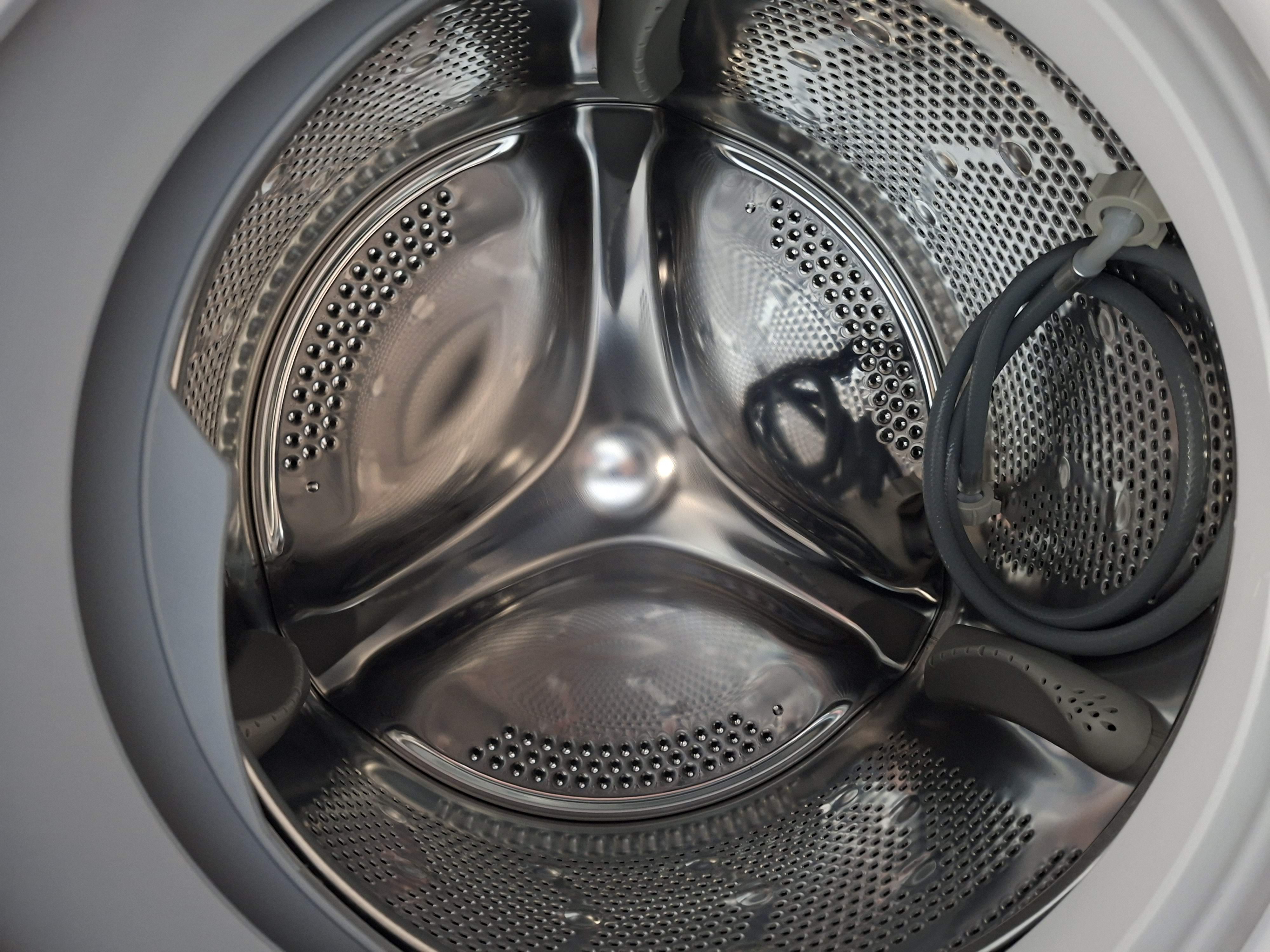 Veš mašina Candy EY284DWM5/1-S , 8 kg.