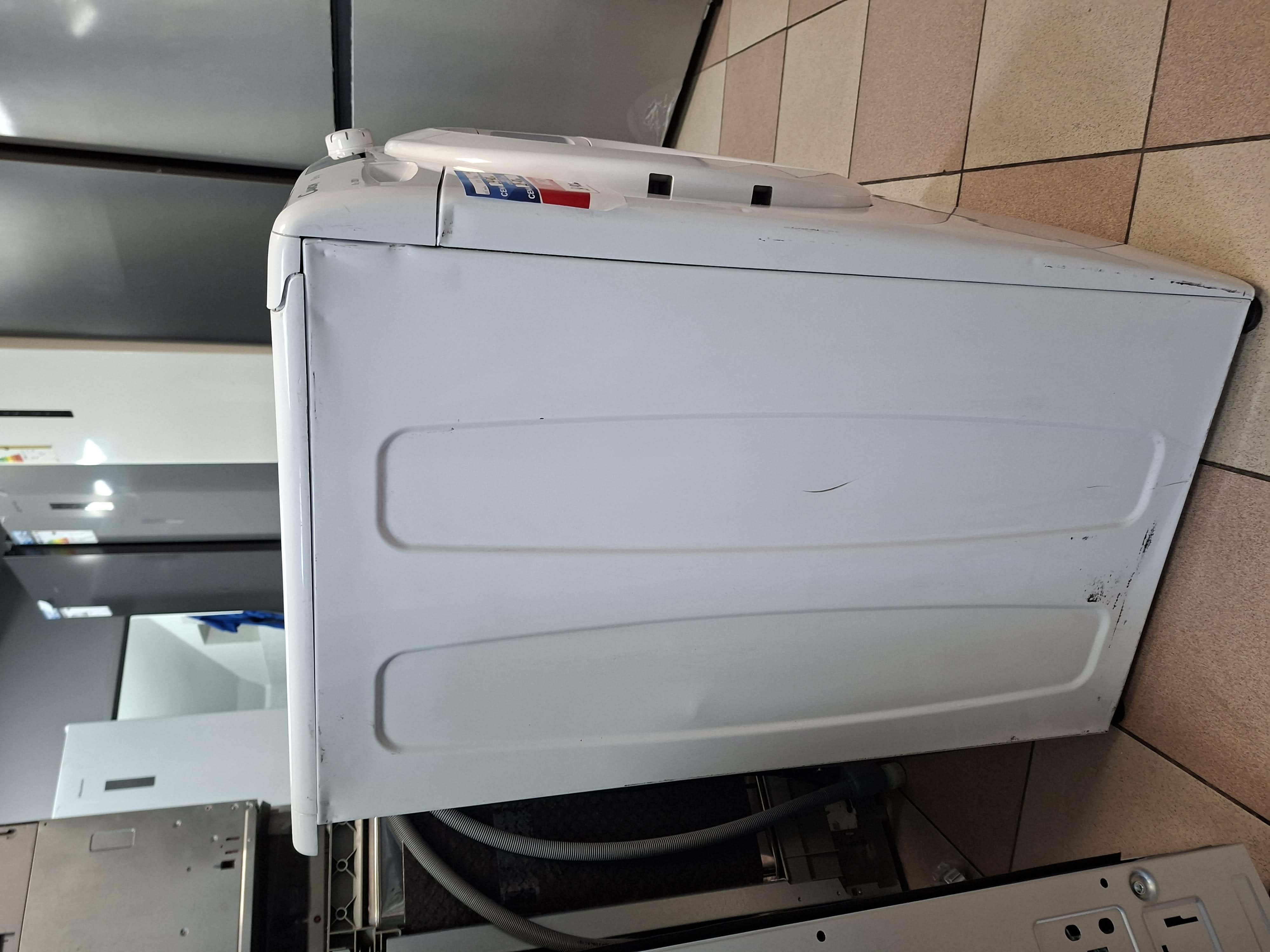 Veš mašina Candy EY284DWM5/1-S , 8 kg.