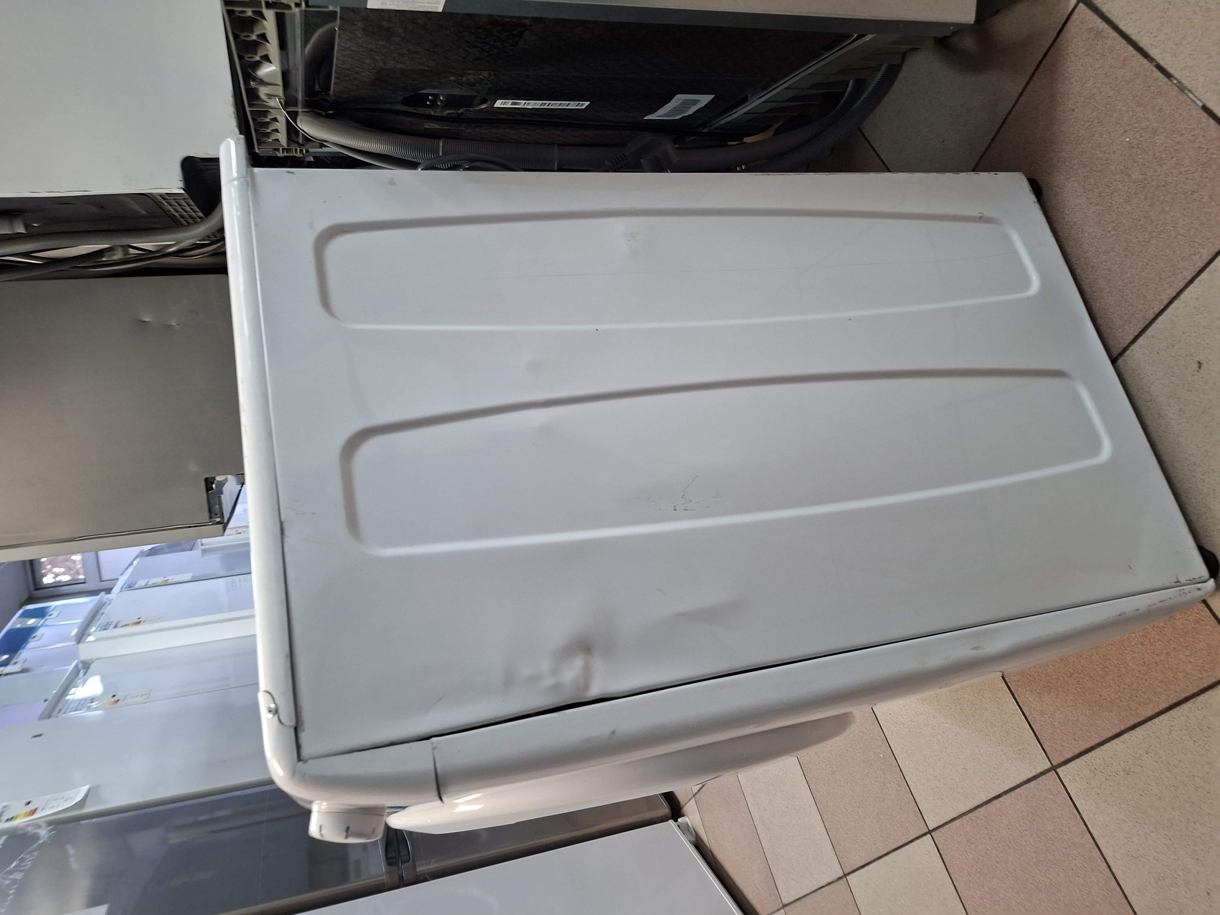 Veš mašina Candy EY284DWM5/1-S , 8 kg.