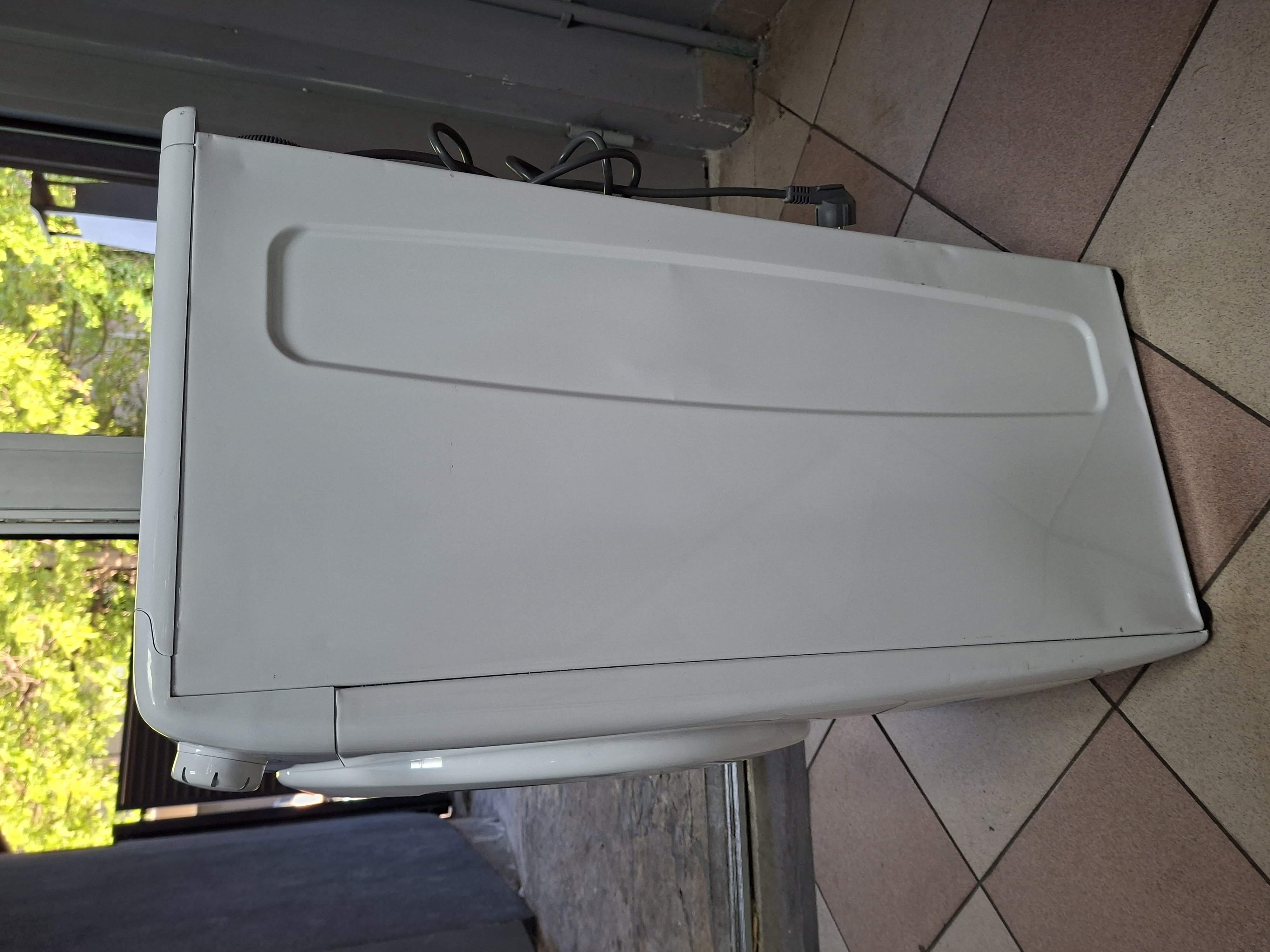 Veš mašina Candy EY4 1061DE/1-S, 6 kg, slim