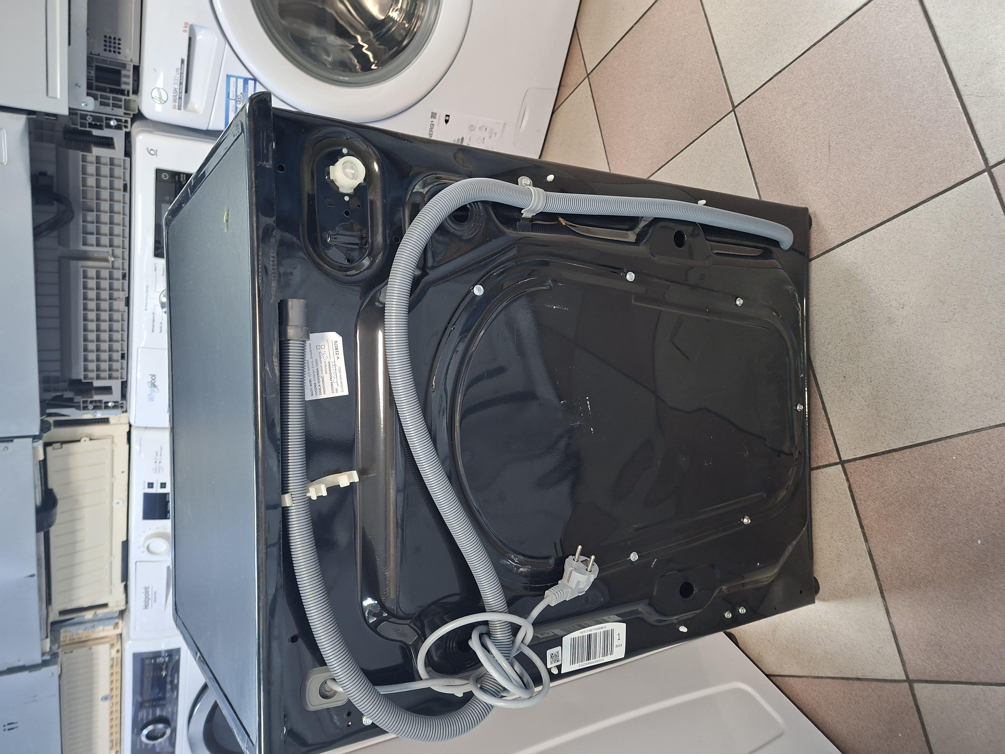 Veš mašina Candy HES12104TWMBB6-S , 10 kg.