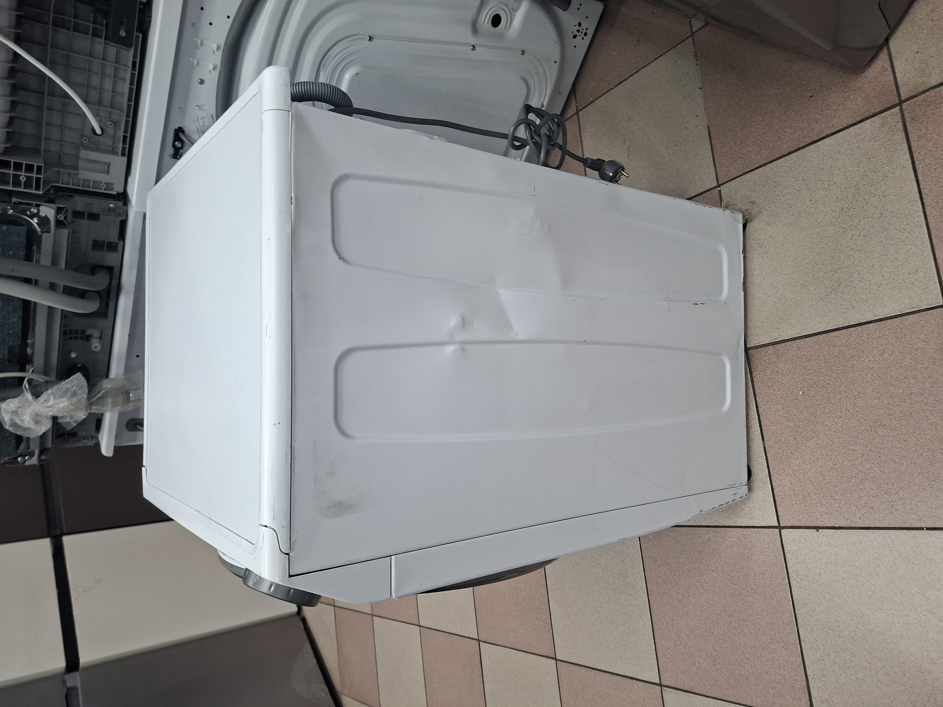 Veš mašina Candy RP 4106BWMR/1-S , 10 kg.