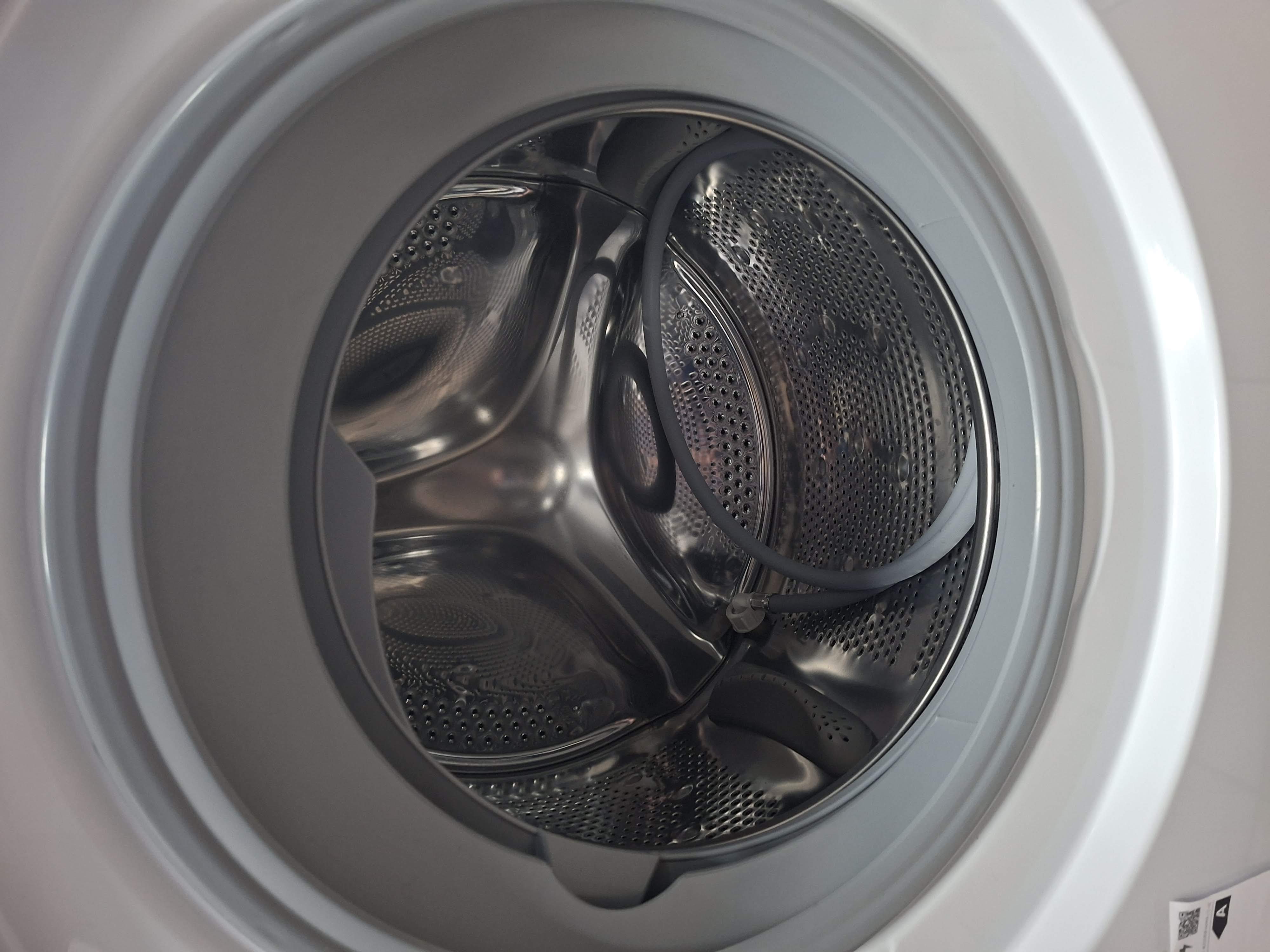 Veš mašina Candy RP 4106BWMR/1-S , 10 kg.