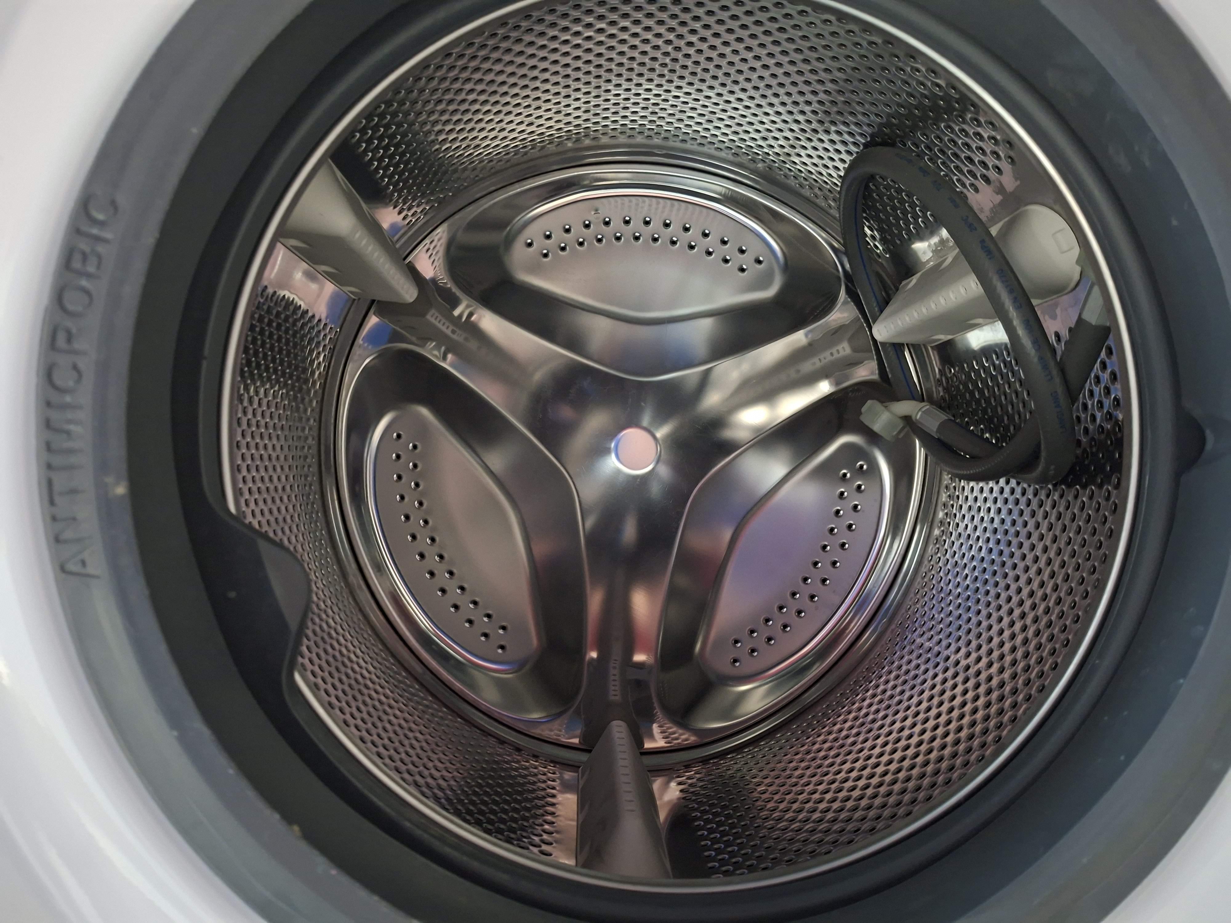 Veš mašina Hotpoint Ariston NBT 948 WM A IT , 9 kg.