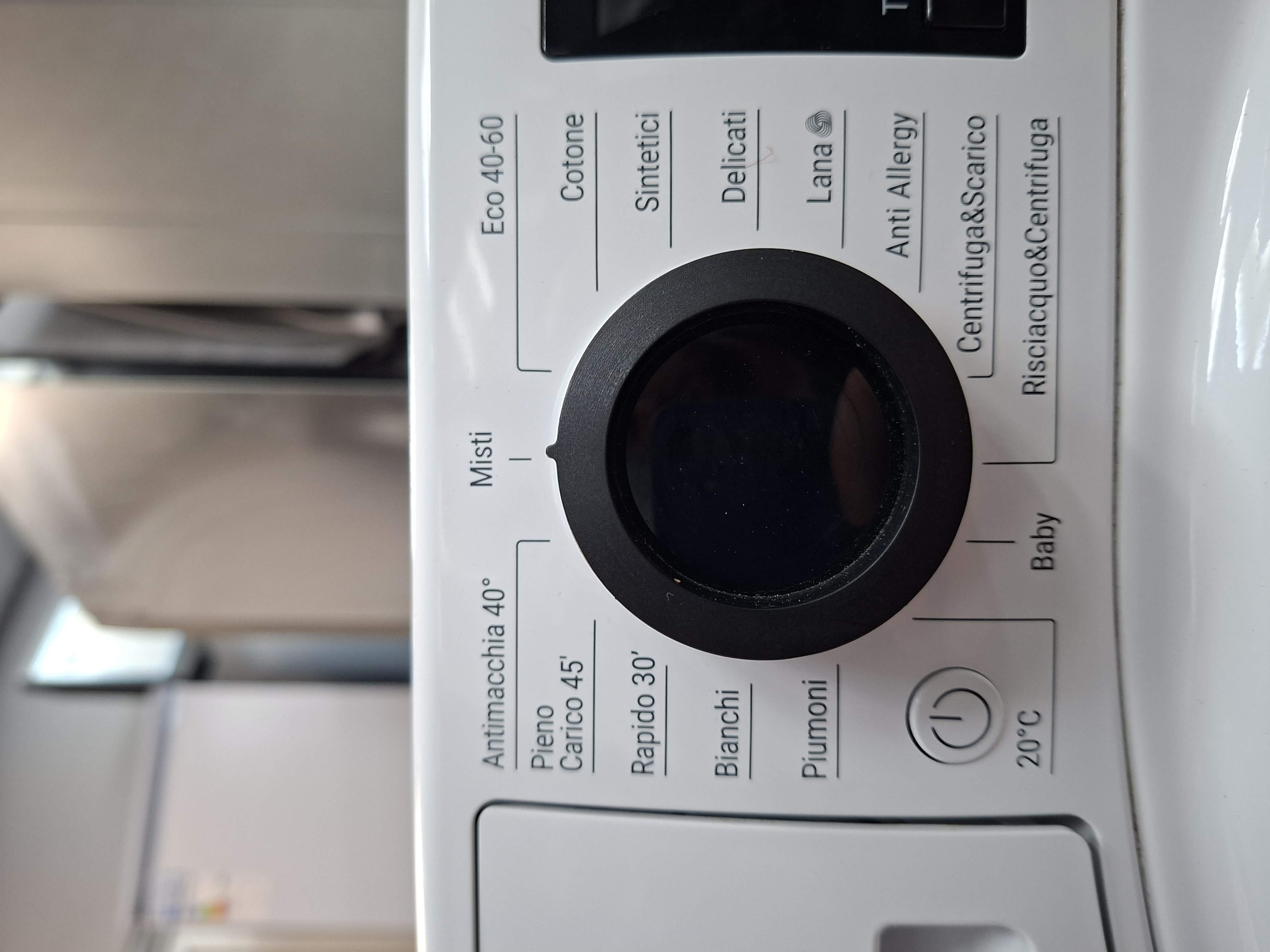 Ves masina Hotpoint Ariston NF 86WK IT , 8 kg.