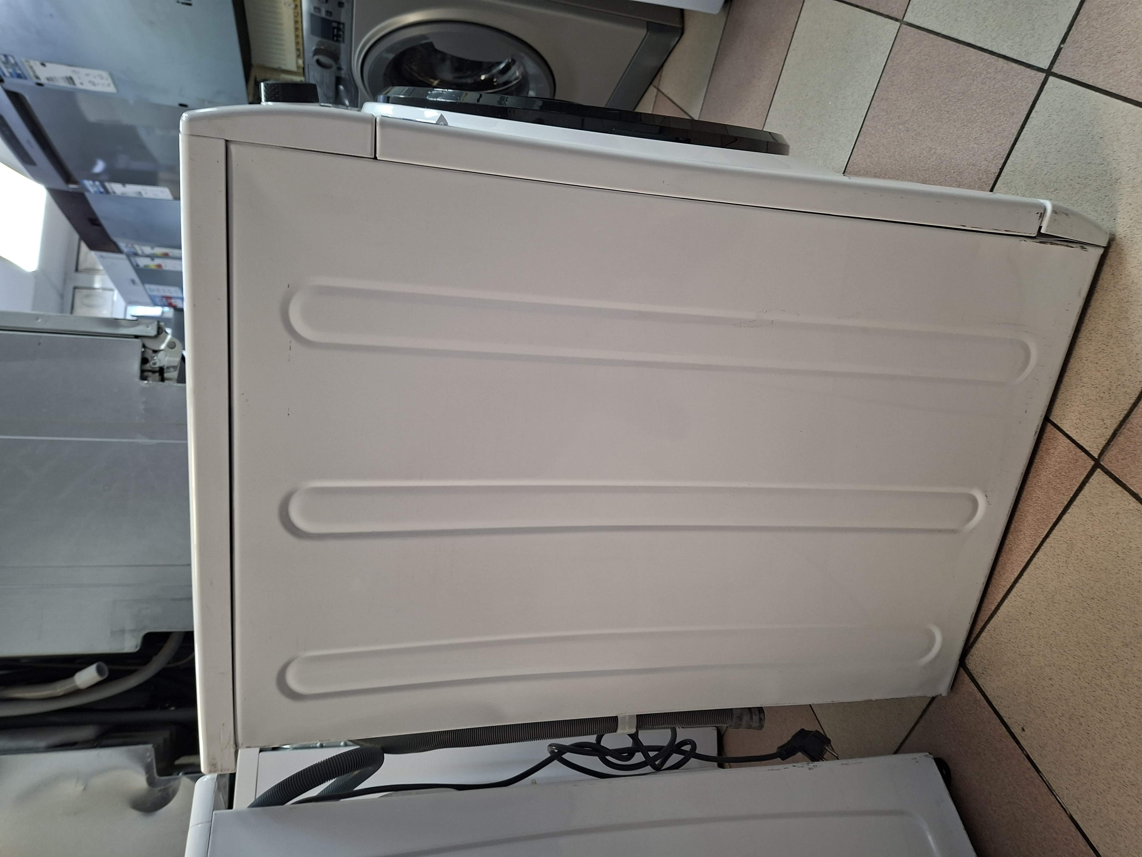 Ves masina Hotpoint Ariston NF 86WK IT , 8 kg.