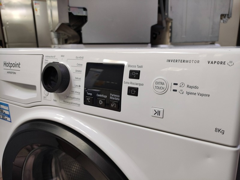 Veš mašina Hotpoint Ariston NF823WK IT N, 8 kg.