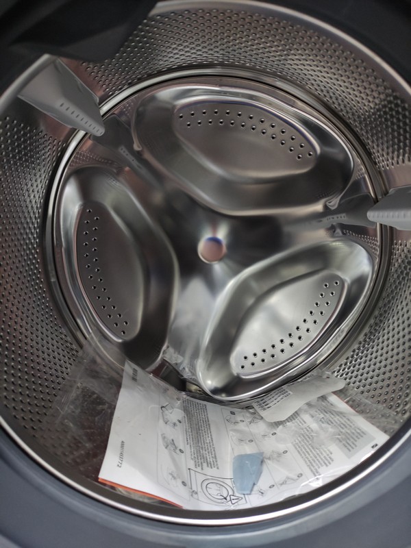 Veš mašina Hotpoint Ariston NF823WK IT N, 8 kg.