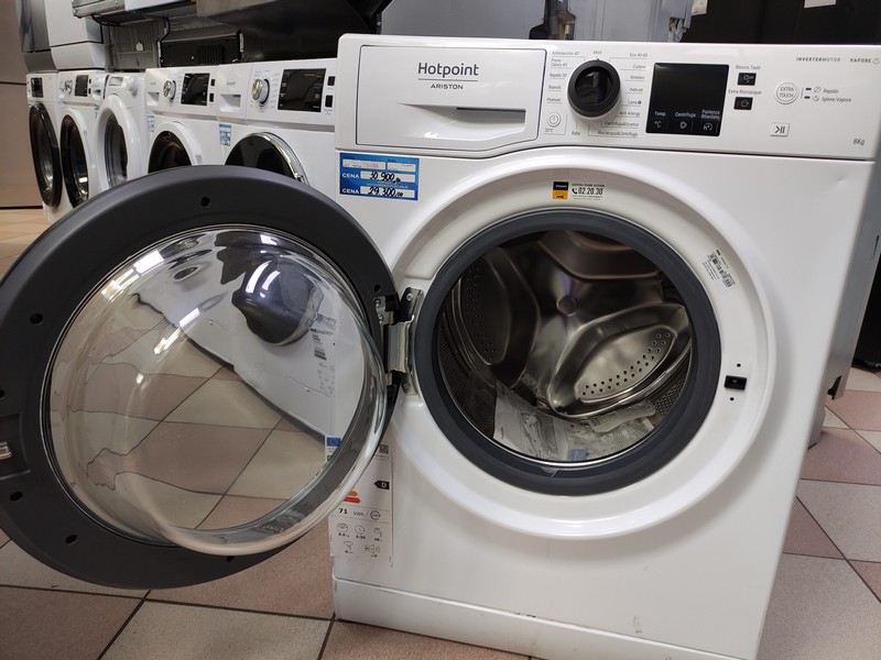 Veš mašina Hotpoint Ariston NF823WK IT N, 8 kg.