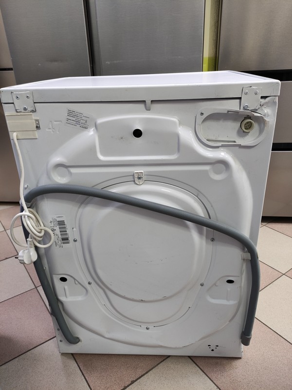 Veš mašina Hotpoint Ariston NF823WK IT N, 8 kg.