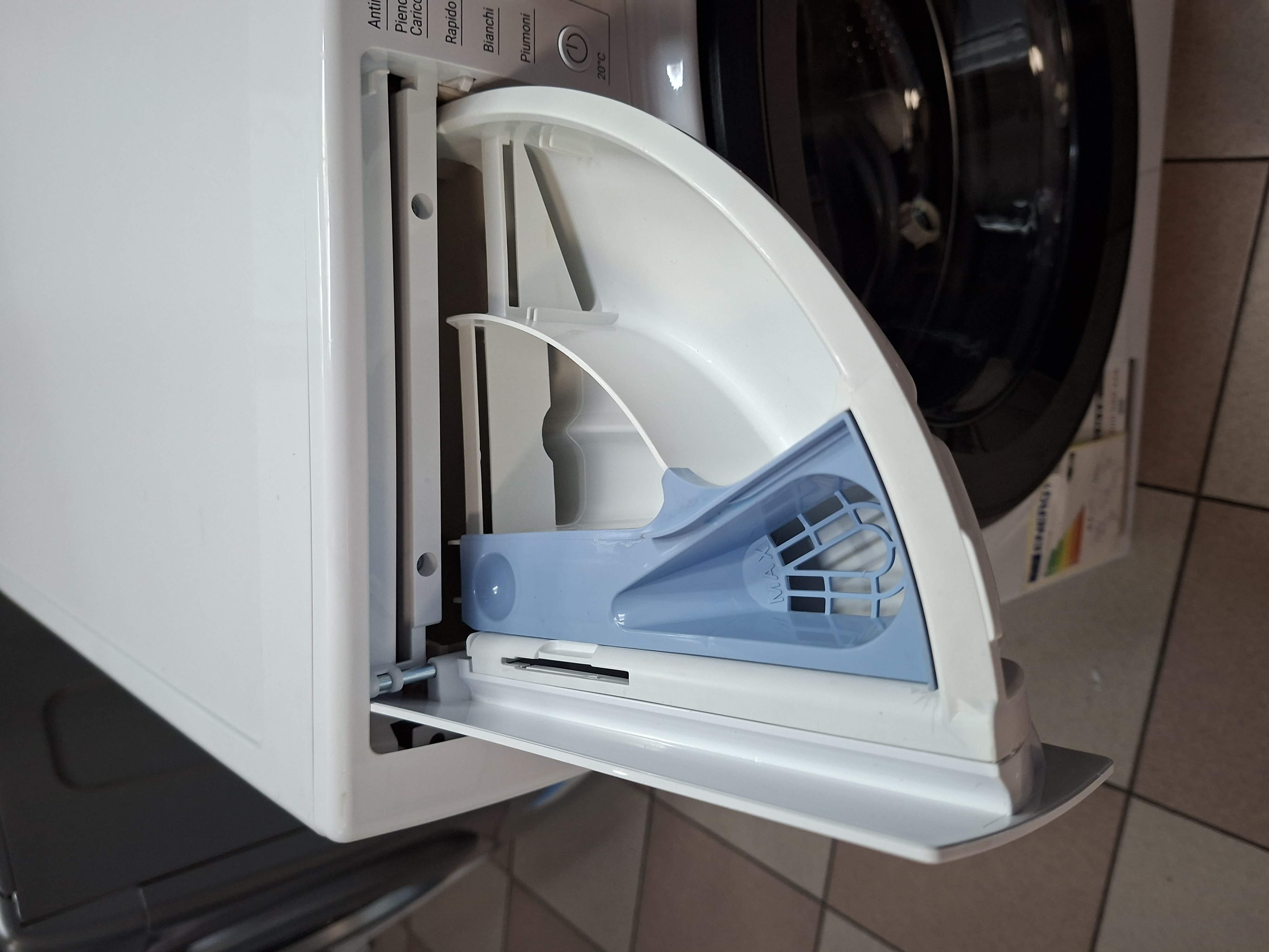 Ves masina Hotpoint Ariston NF86WK IT (2) , 8 kg.