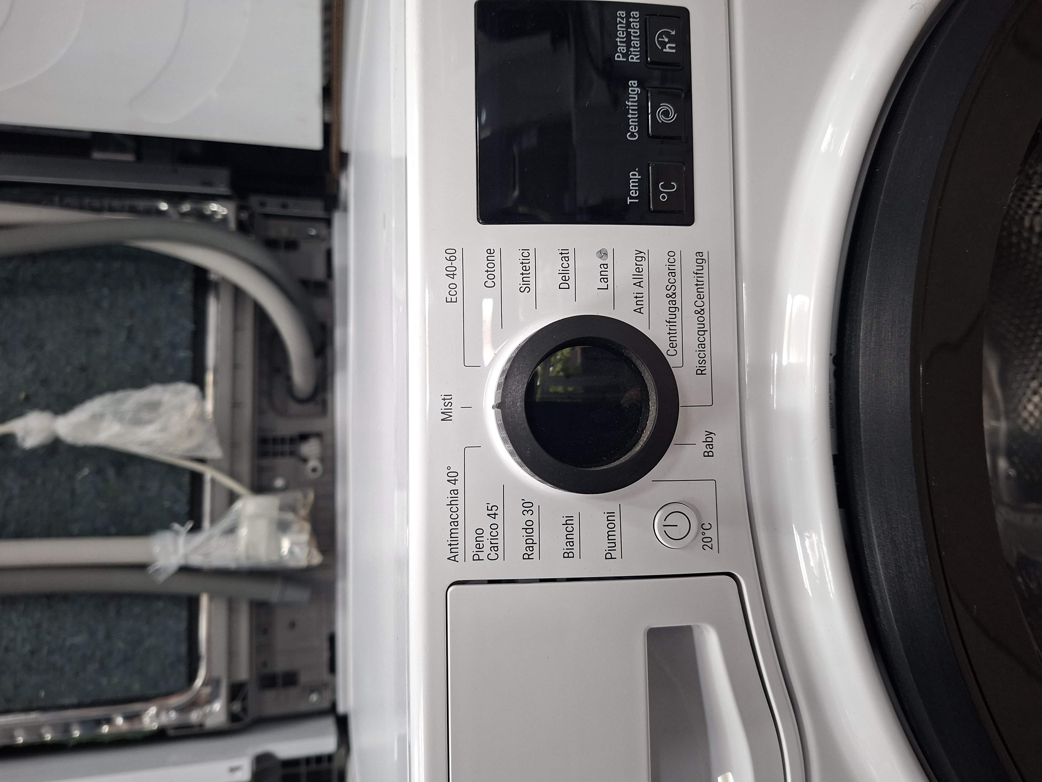 Ves masina Hotpoint Ariston NF86WK IT , 8 kg.