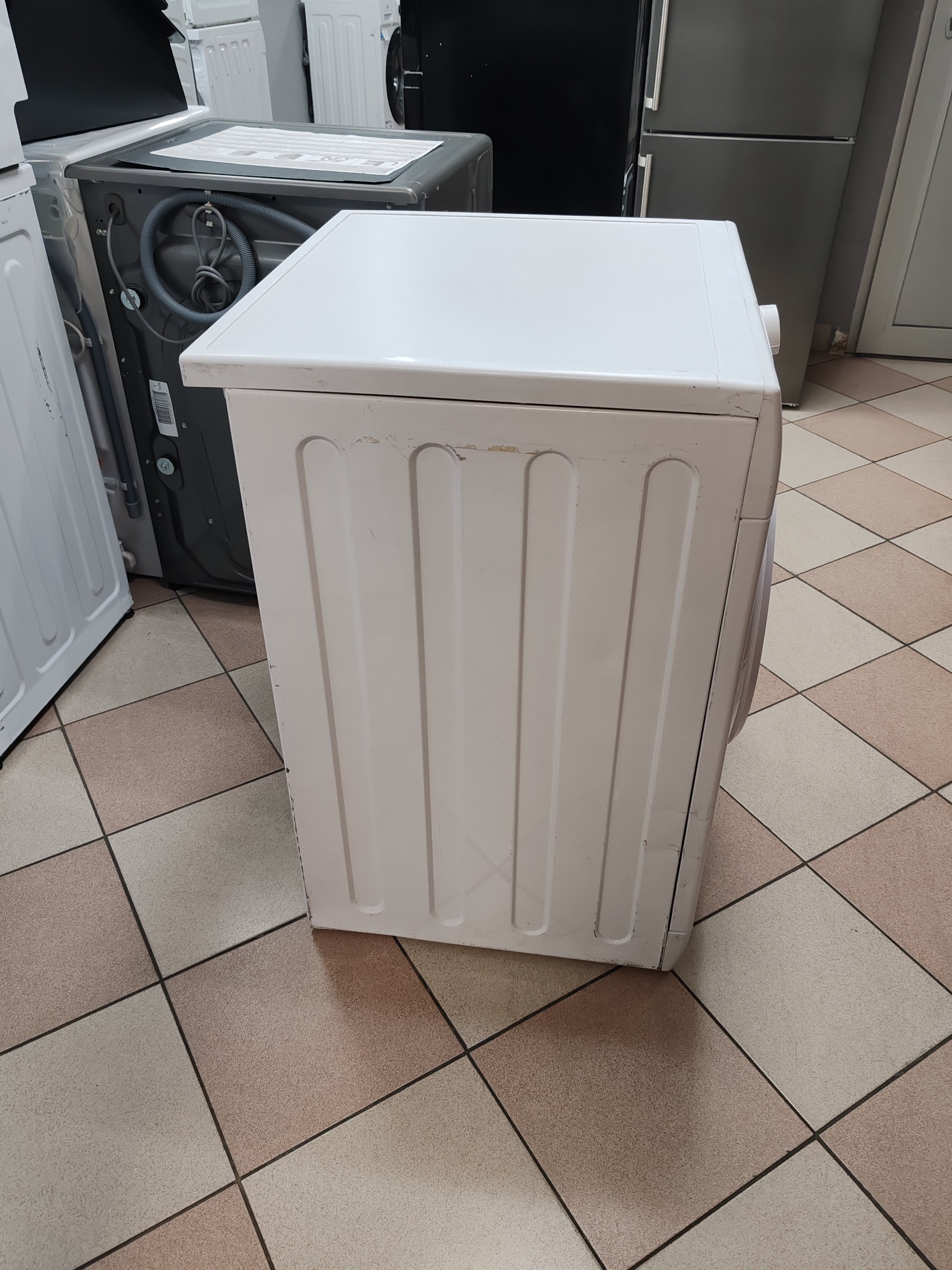 Veš mašina Hotpoint Ariston NFR 428W IT , 8kg