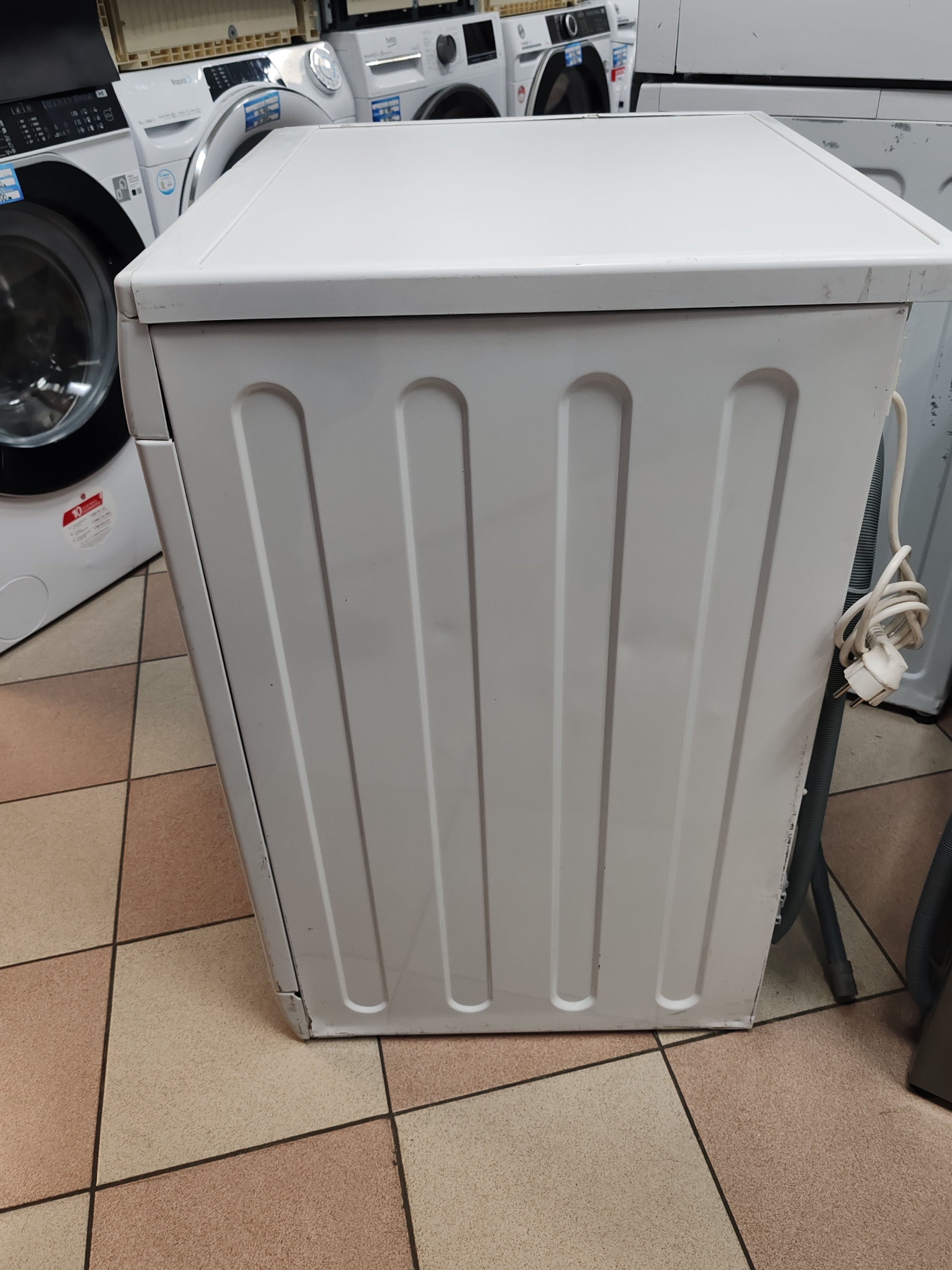 Veš mašina Hotpoint Ariston NFR 428W IT , 8kg