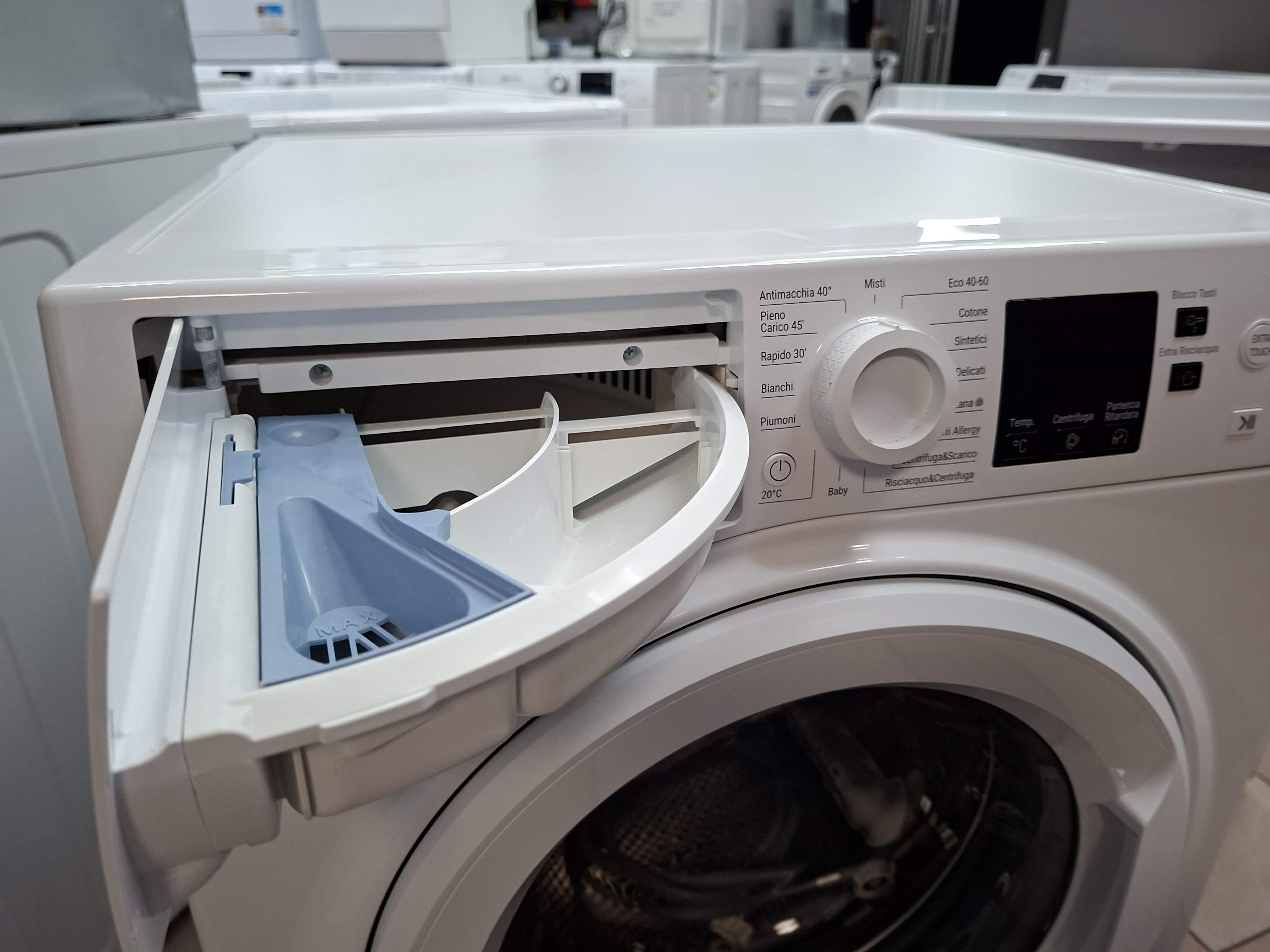 Veš mašina Hotpoint Ariston NFR79W IT , 9kg