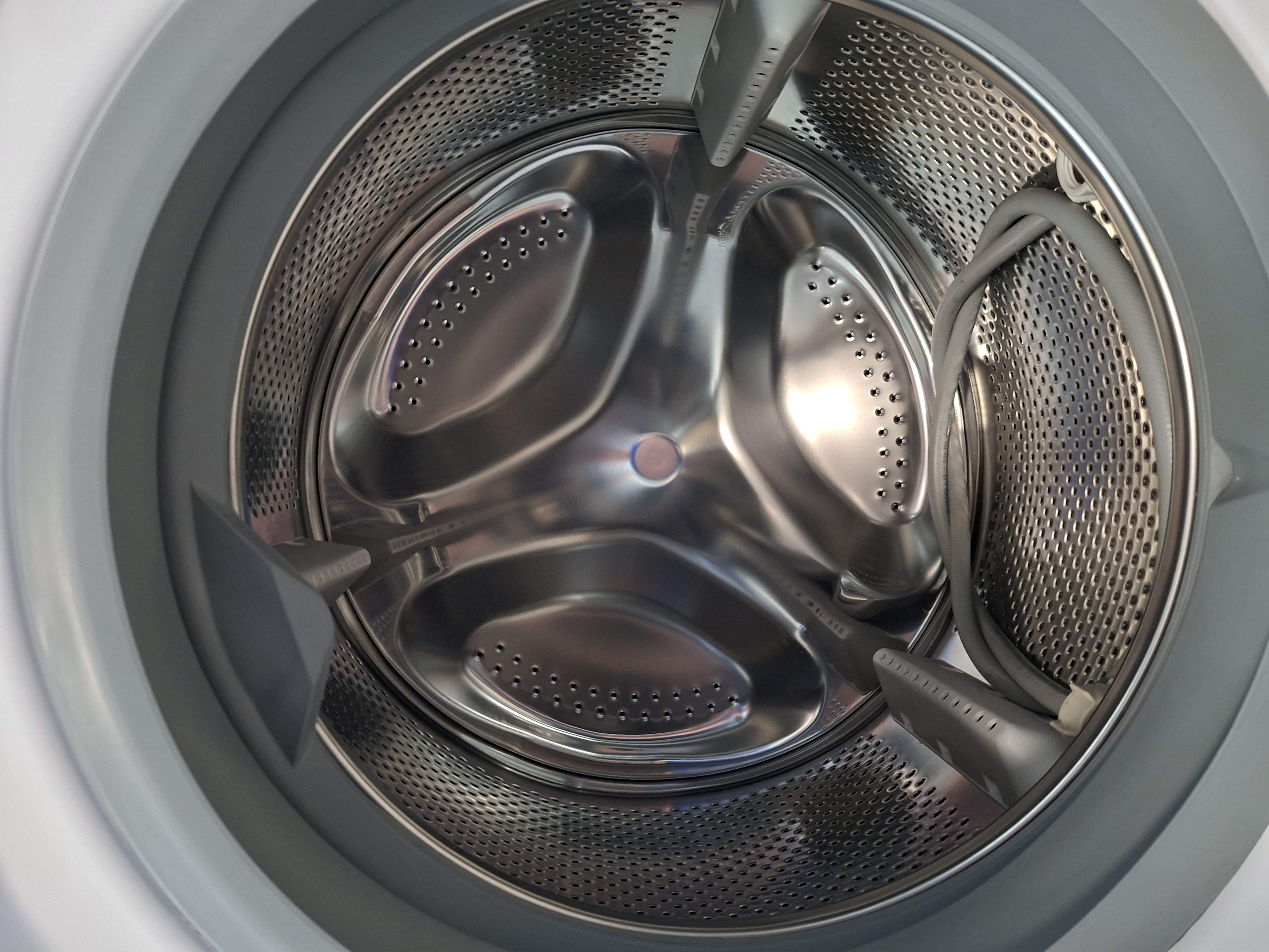 Veš mašina Indesit BWA 81496X WV IT , 8 kg.