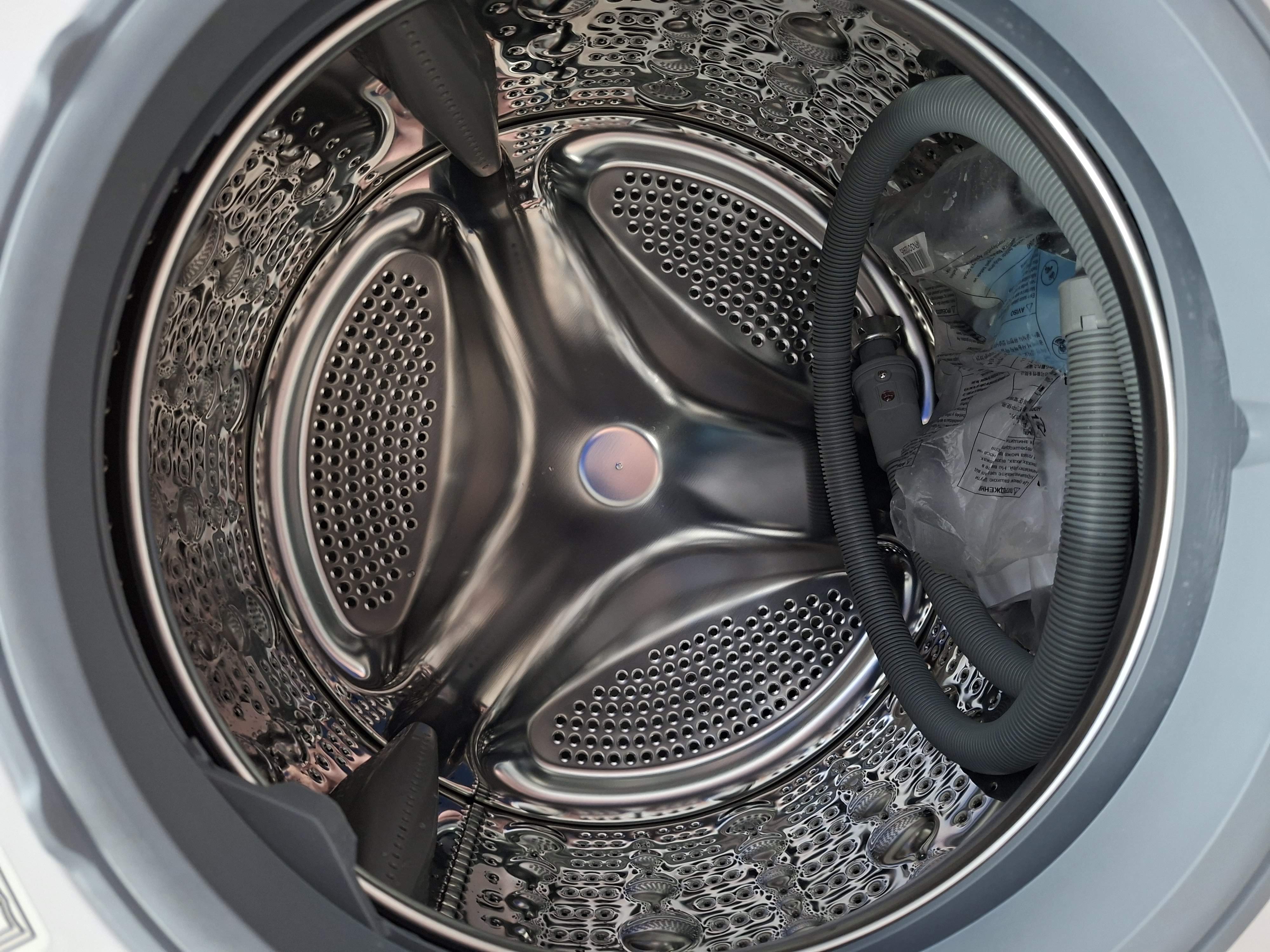 Veš mašina LG F4WB308Y, 8 kg
