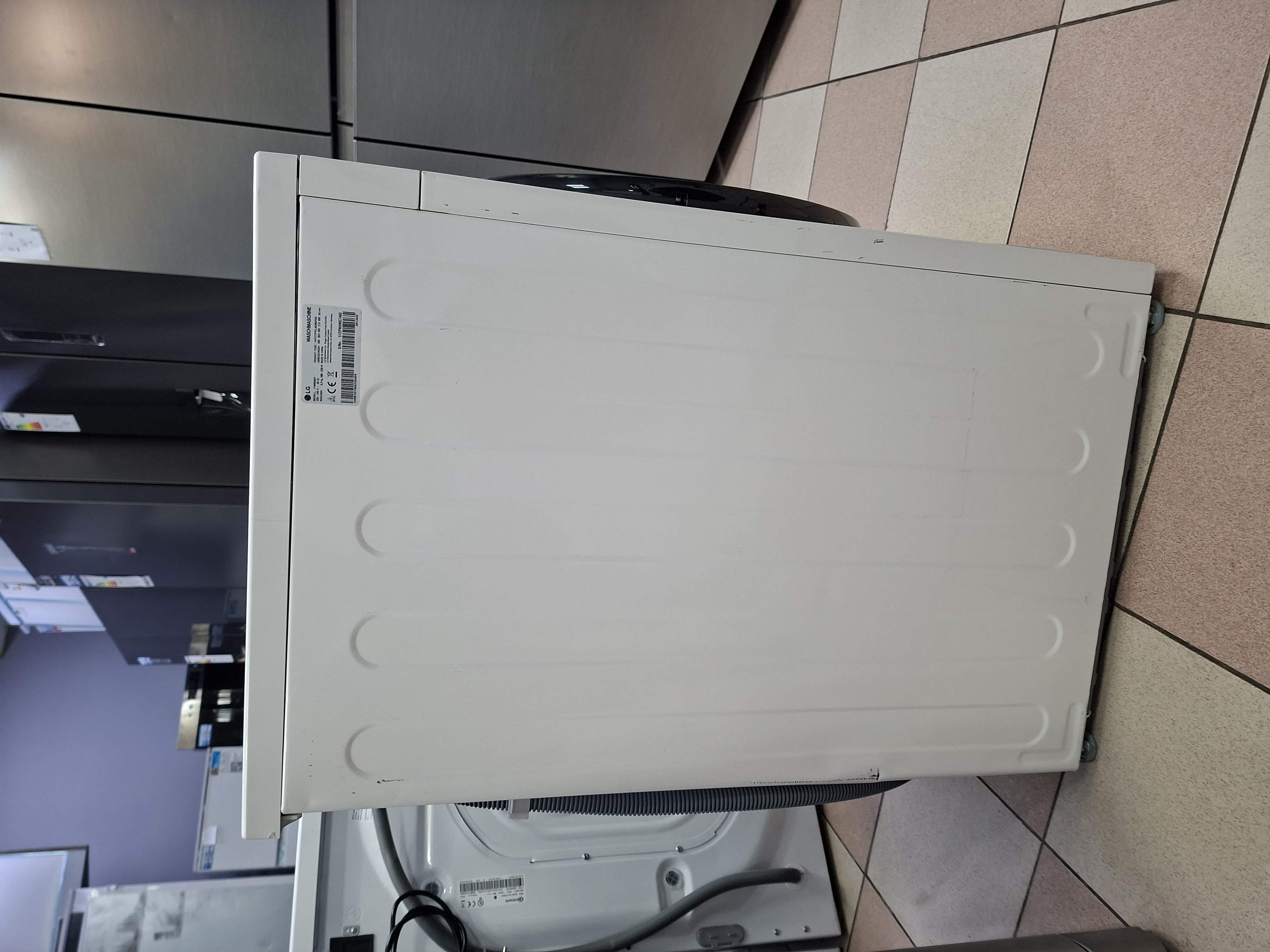 Veš mašina LG F4WB308Y, 8 kg