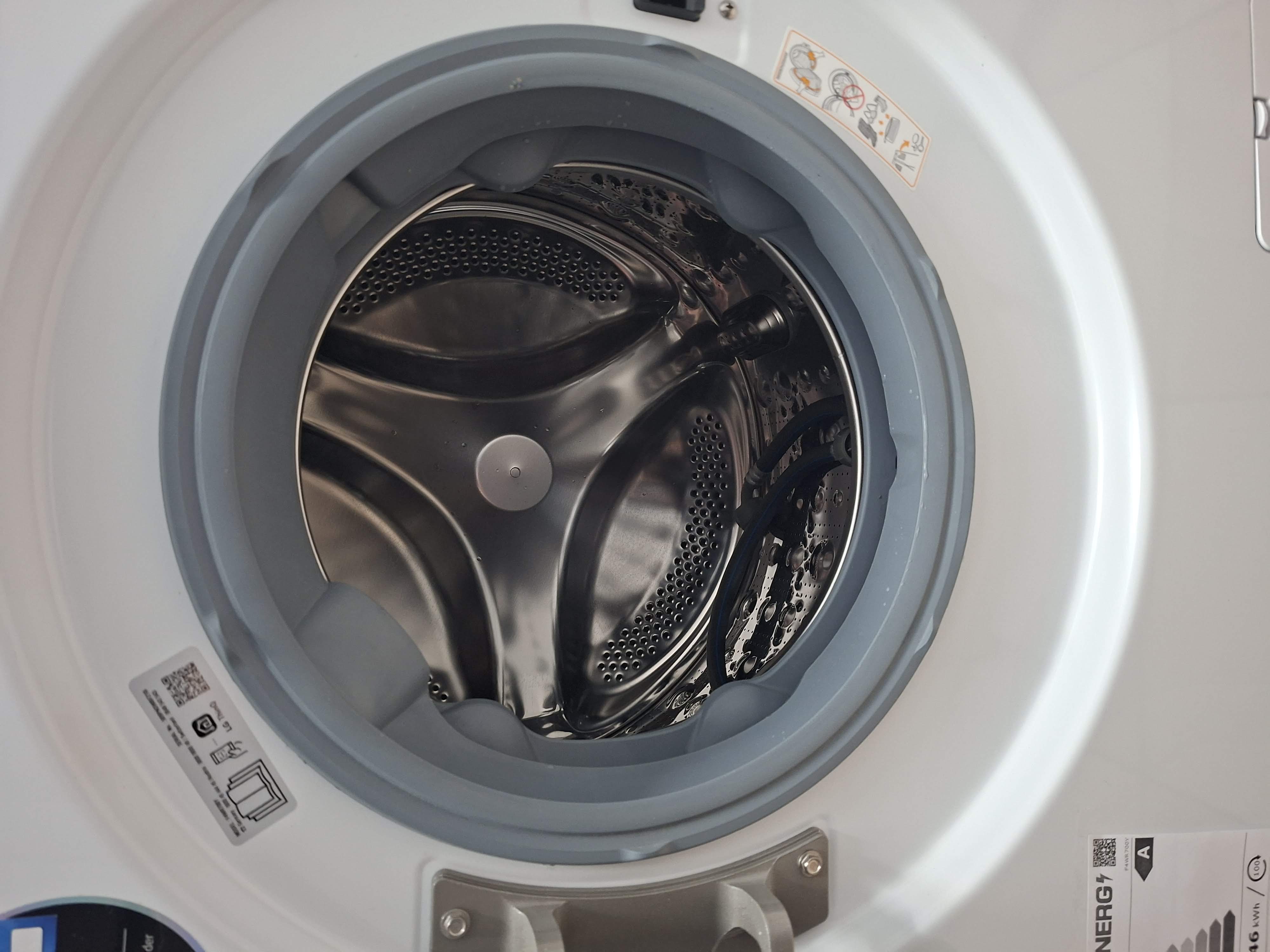 Veš mašina LG F4WR700Y , 10 kg