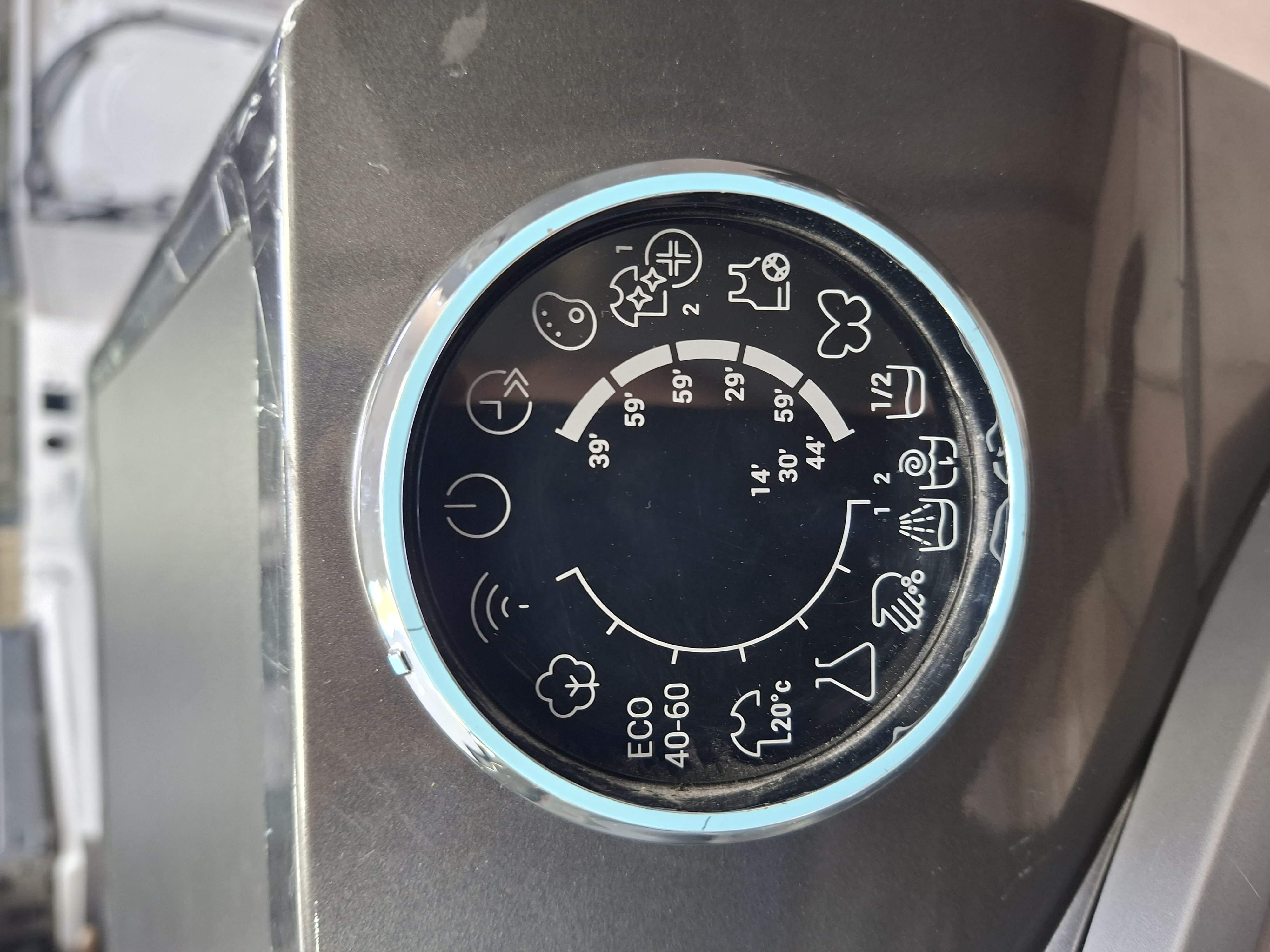 Ves masina WashPass by Haier HRZ 296DBCR/1-S , 9 kg.