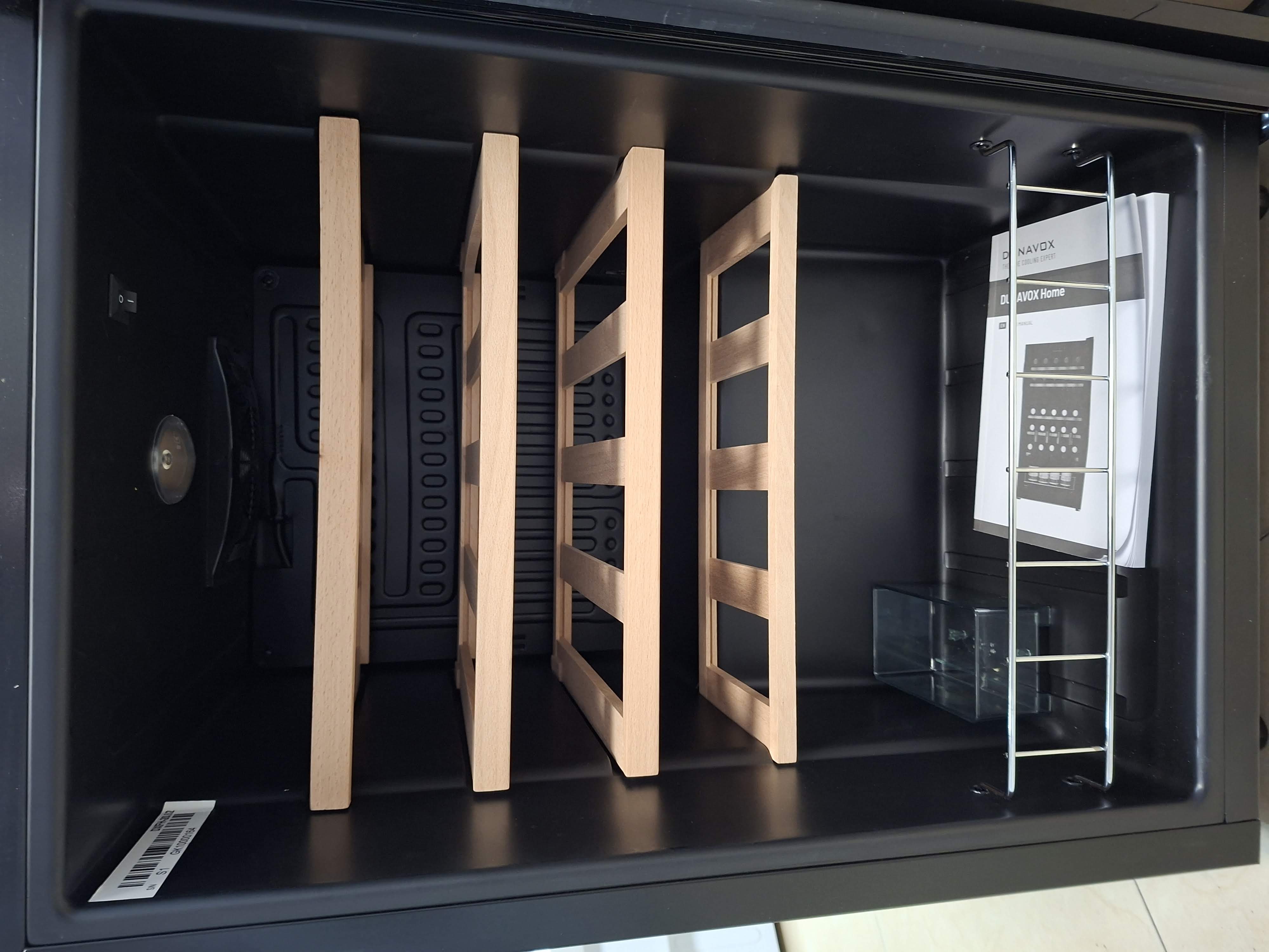 Vinska Vitrina Dunavox DXFH-20.62 , 20 Boca