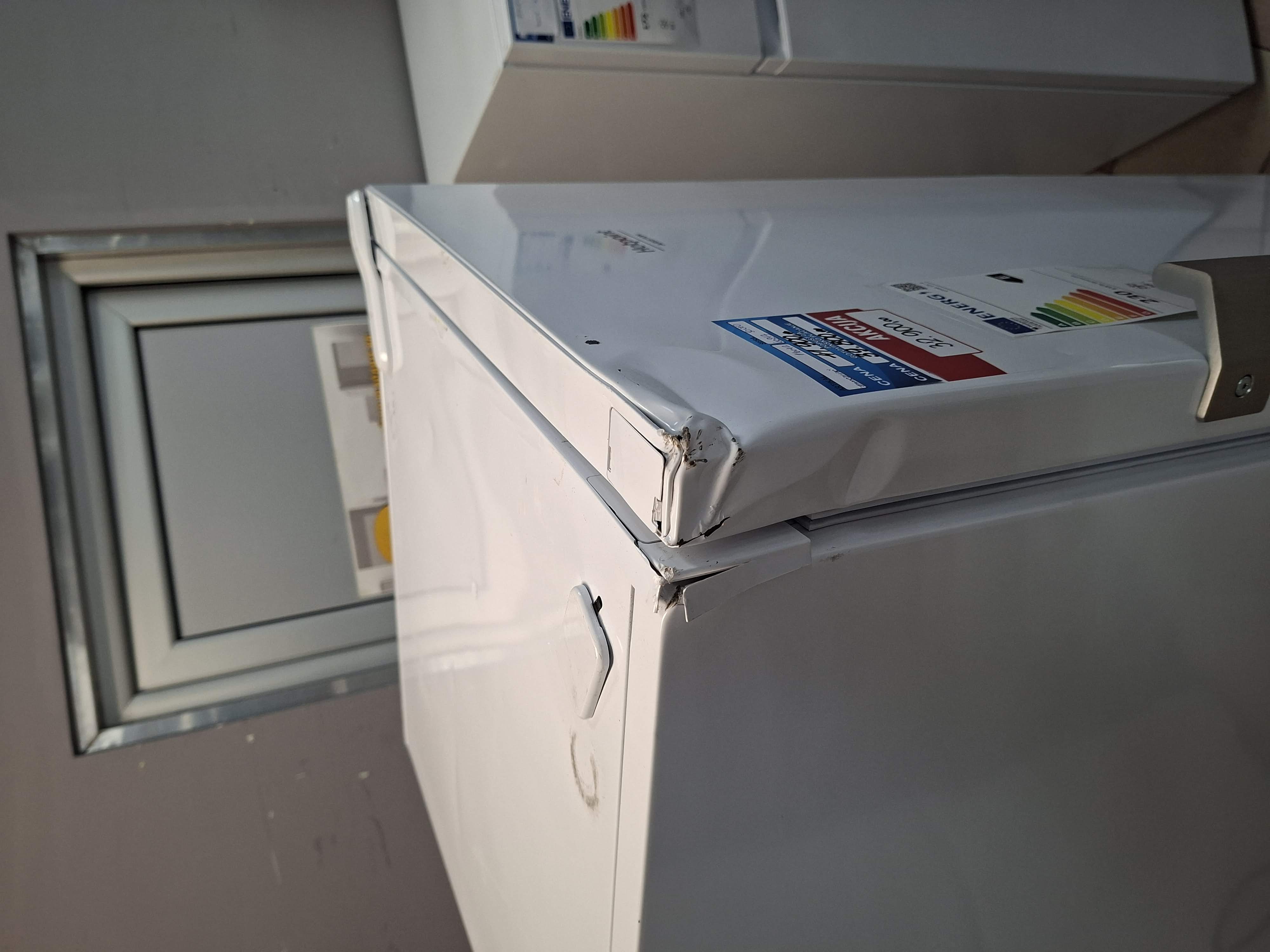 Zamrzicač Hotpoint Ariston UHA6 F2C W , 167 cm.
