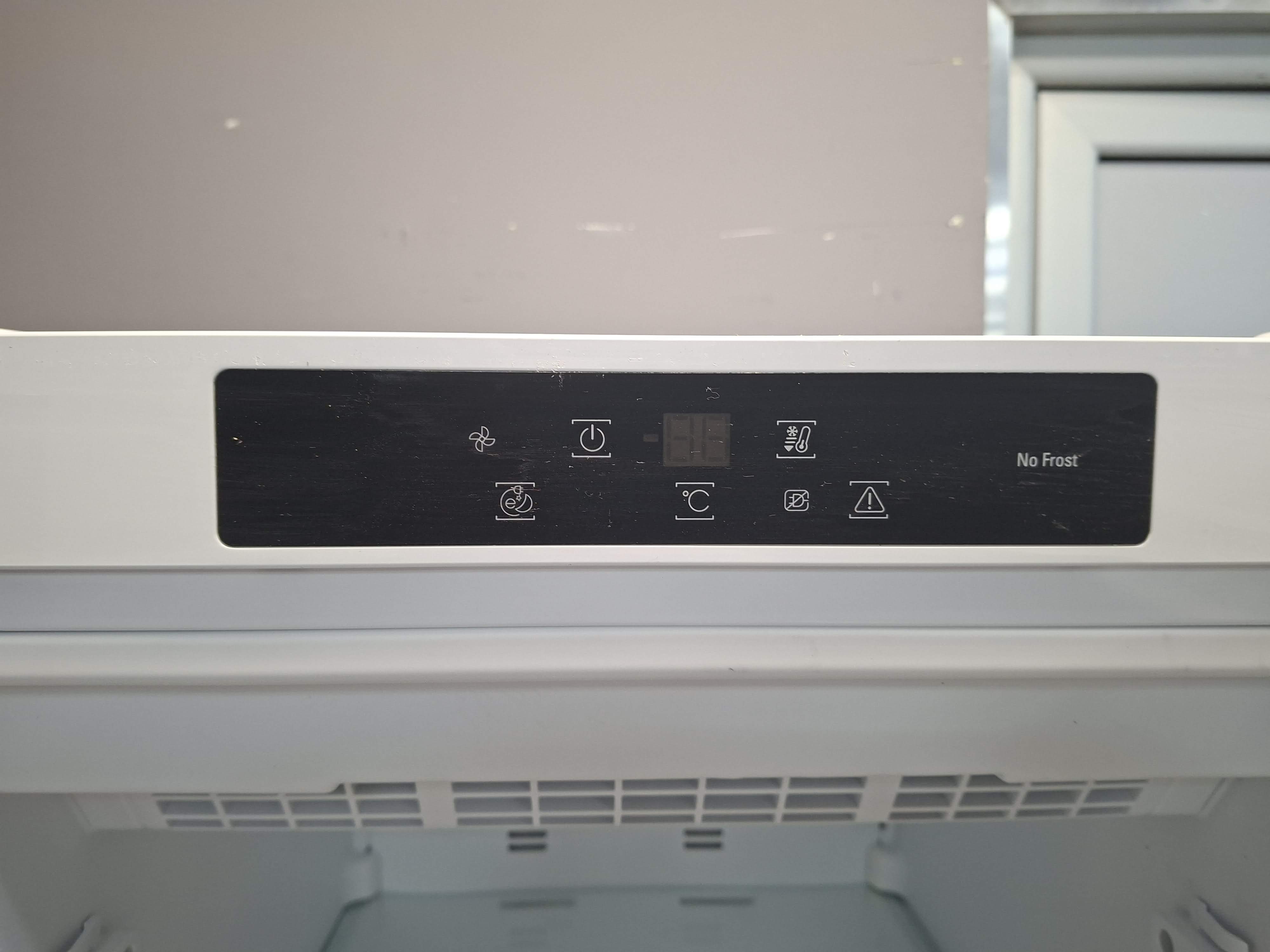 Zamrzicač Hotpoint Ariston UHA6 F2C W , 167 cm.