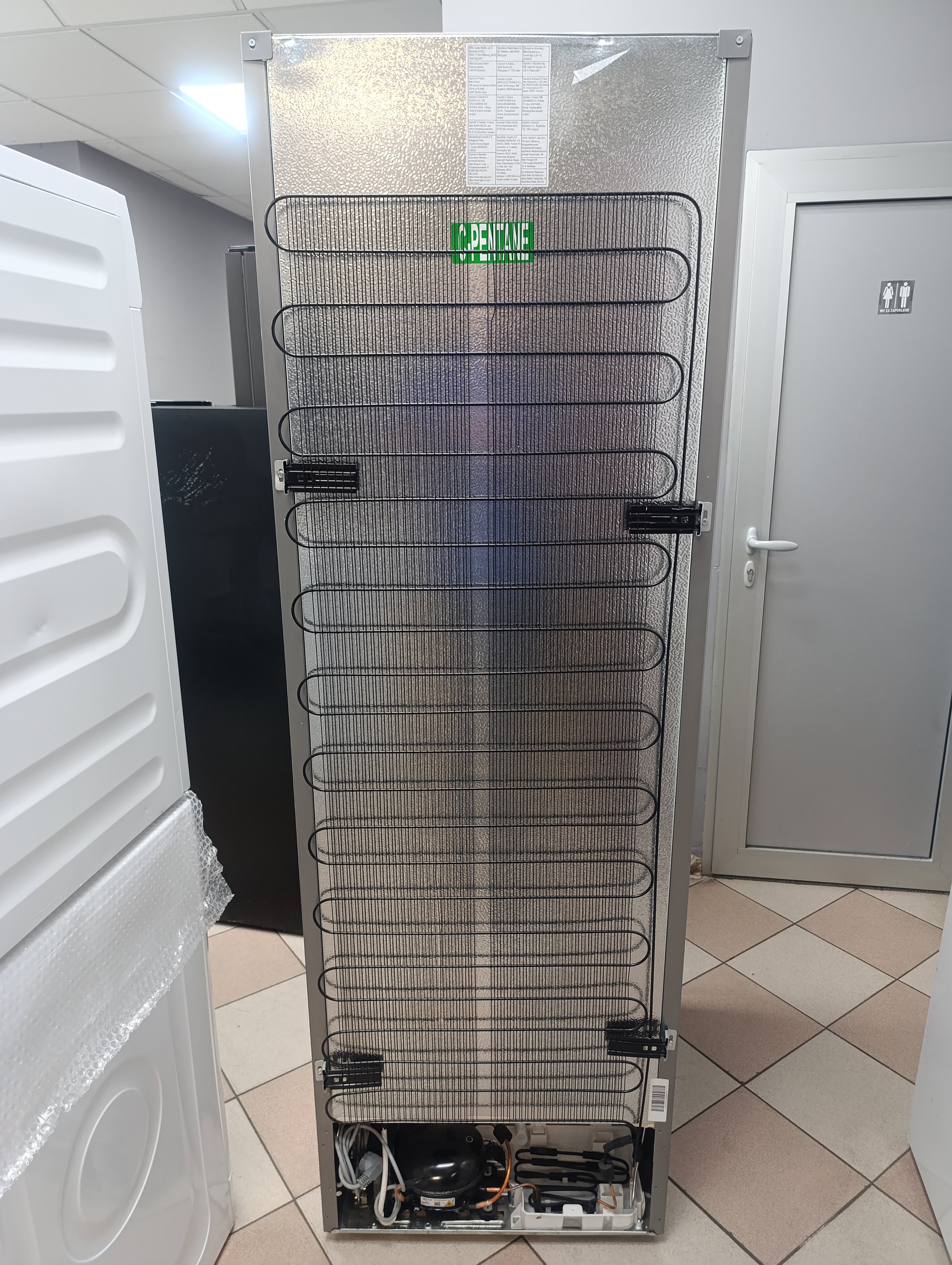 Zamrzivač Beko B3RFNE314XB , Neo Frost , 187 cm.