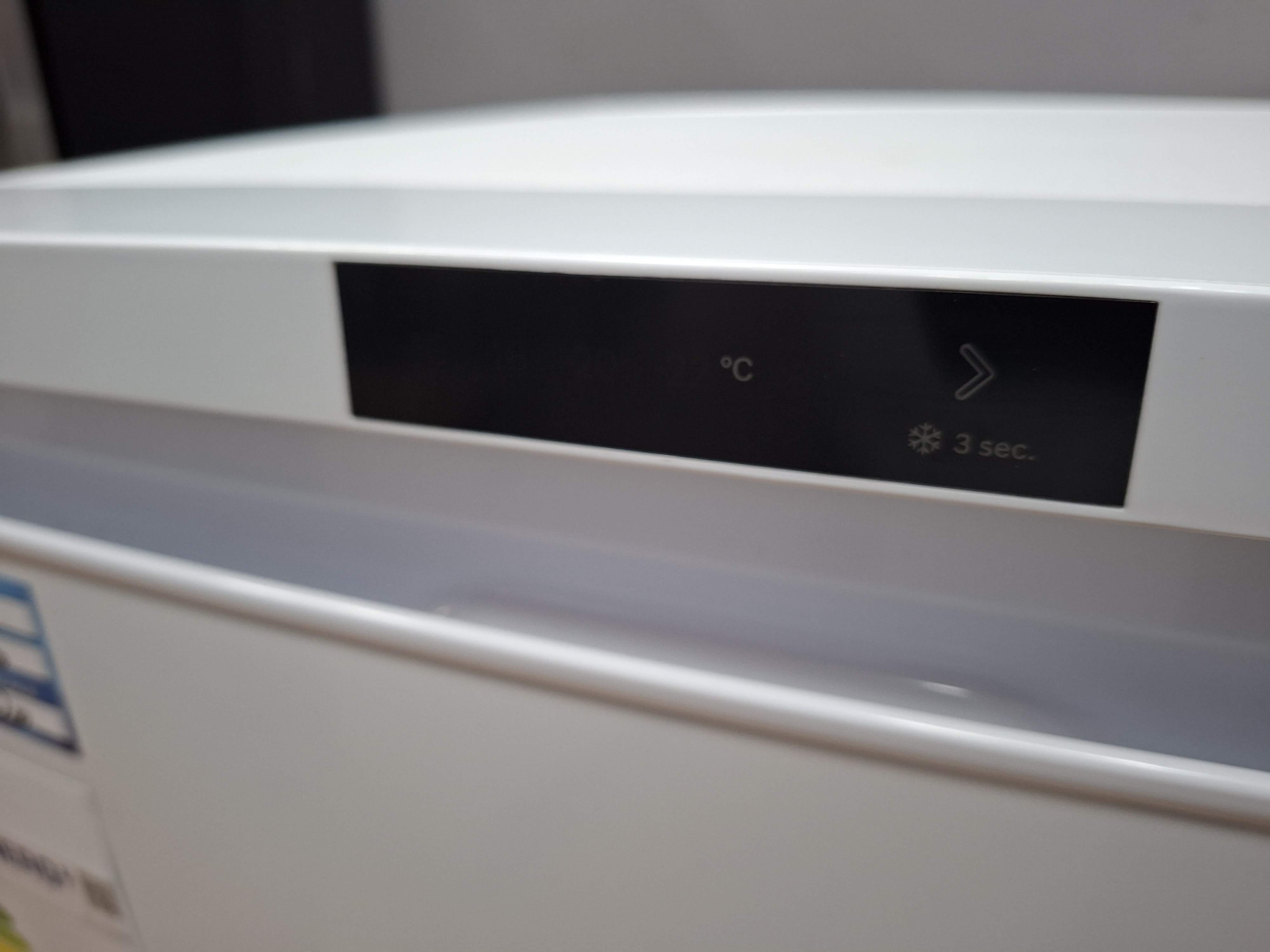 Zamrzivač Bosch GTV15NWEB , 83 L