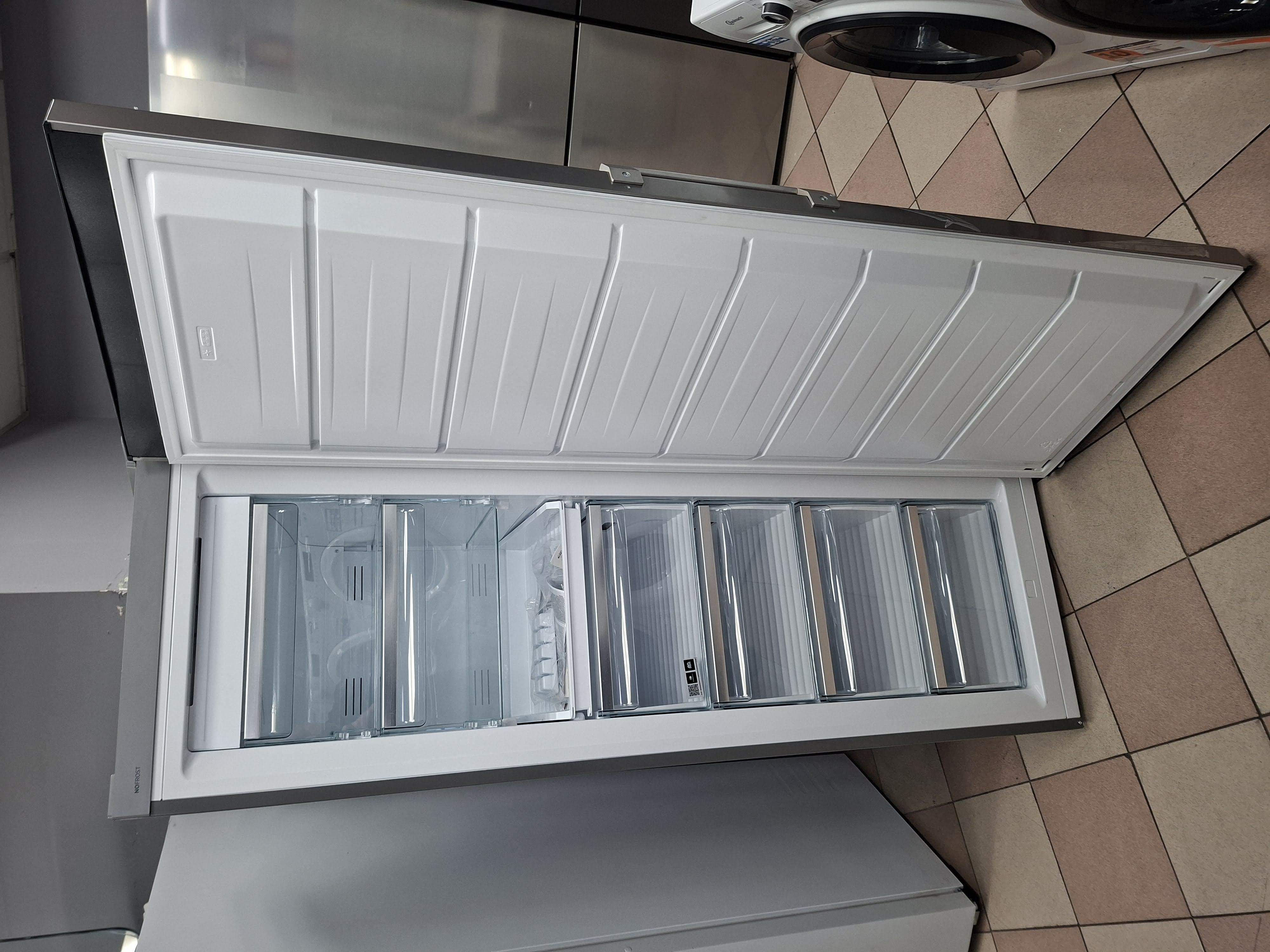 Zamrzivač Gorenje FN619DAXL6  , 280l