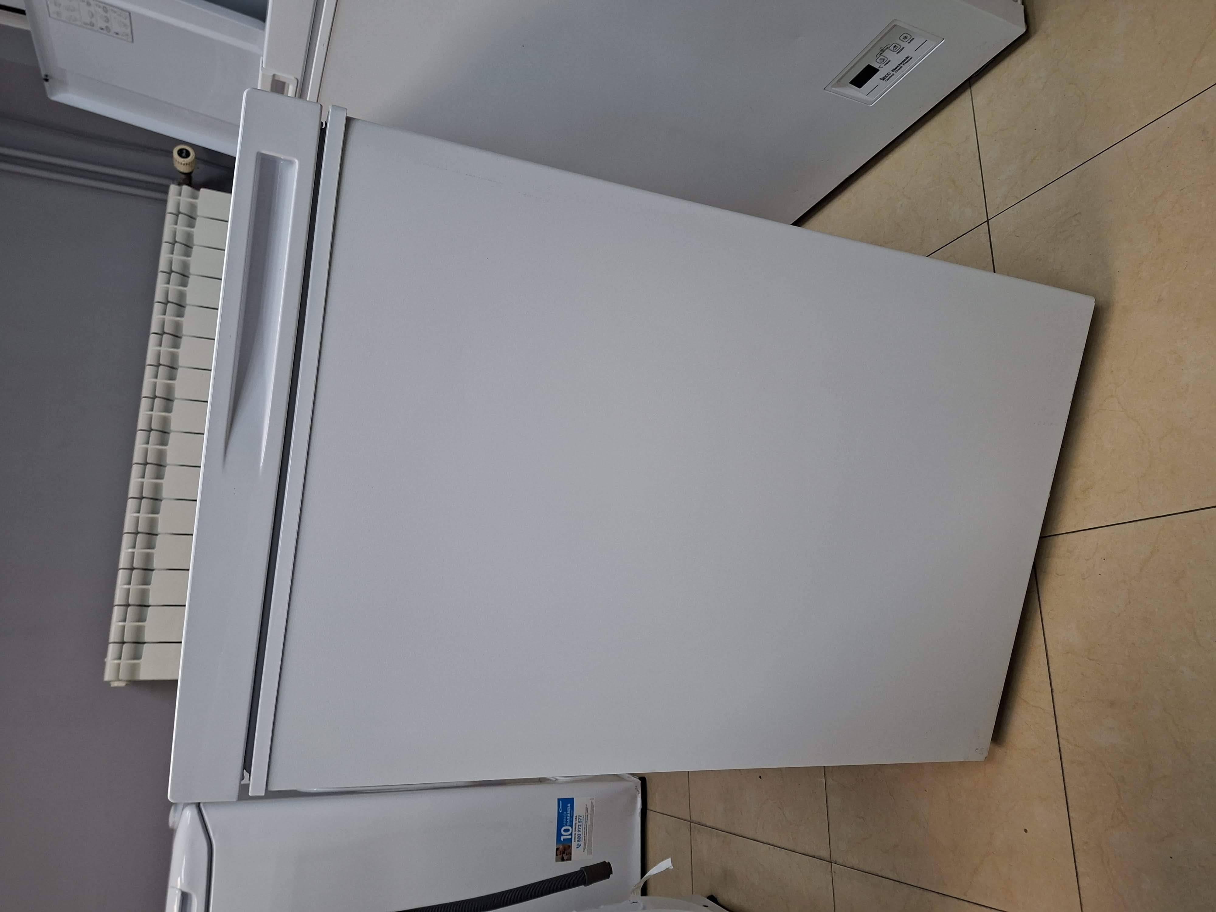 Zamrzivač Sandučar Indesit INCF 984 E , 98L