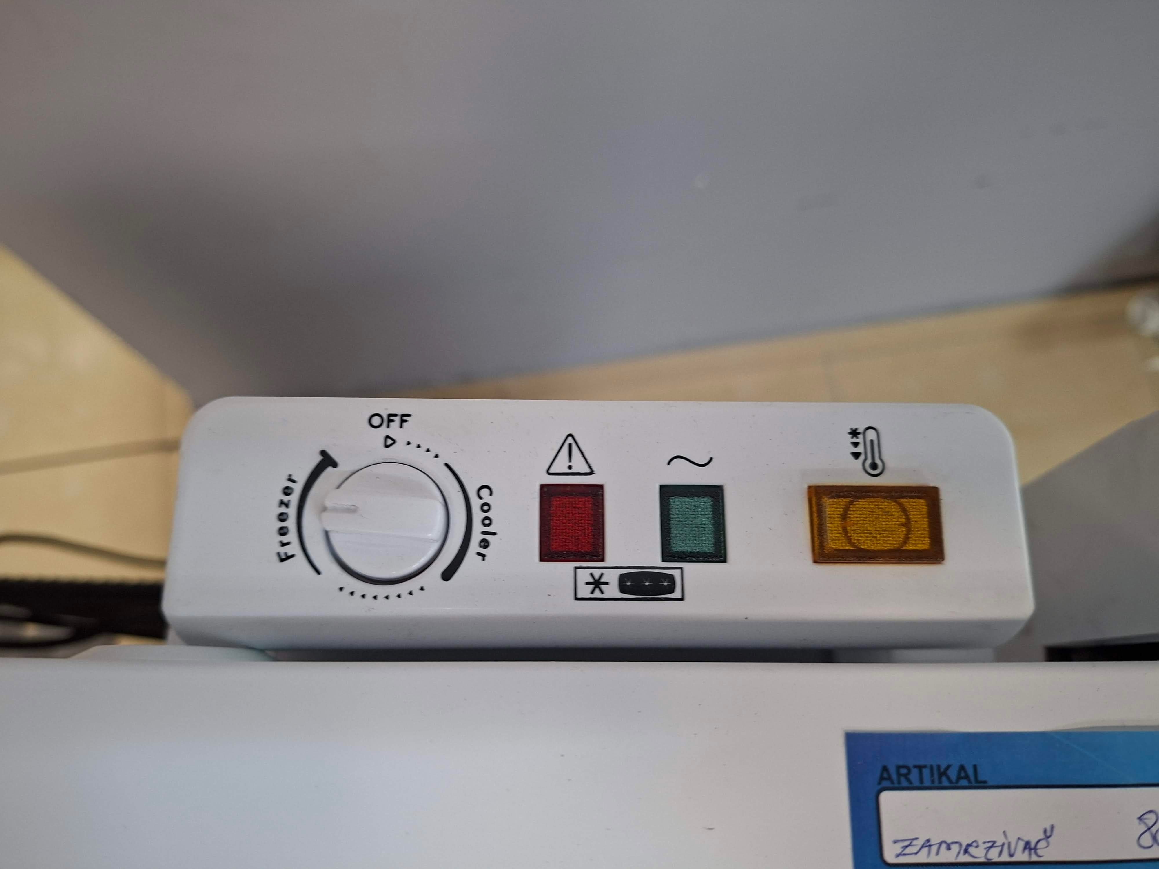 Zamrzivač sandučar Indesit OS 2A 100 2 , 99L