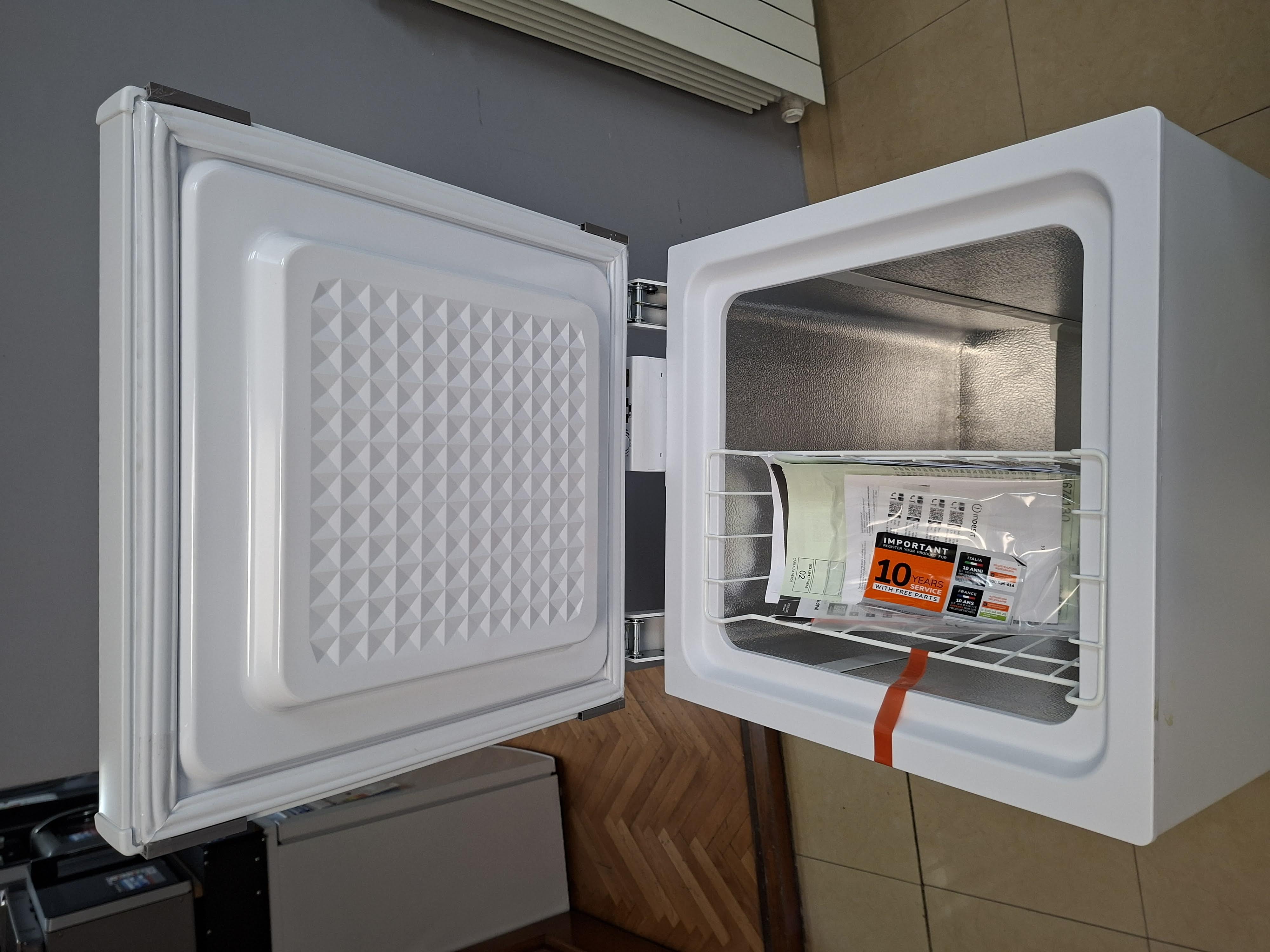 Zamrzivač sandučar Indesit OS 2A 100 2 , 99L