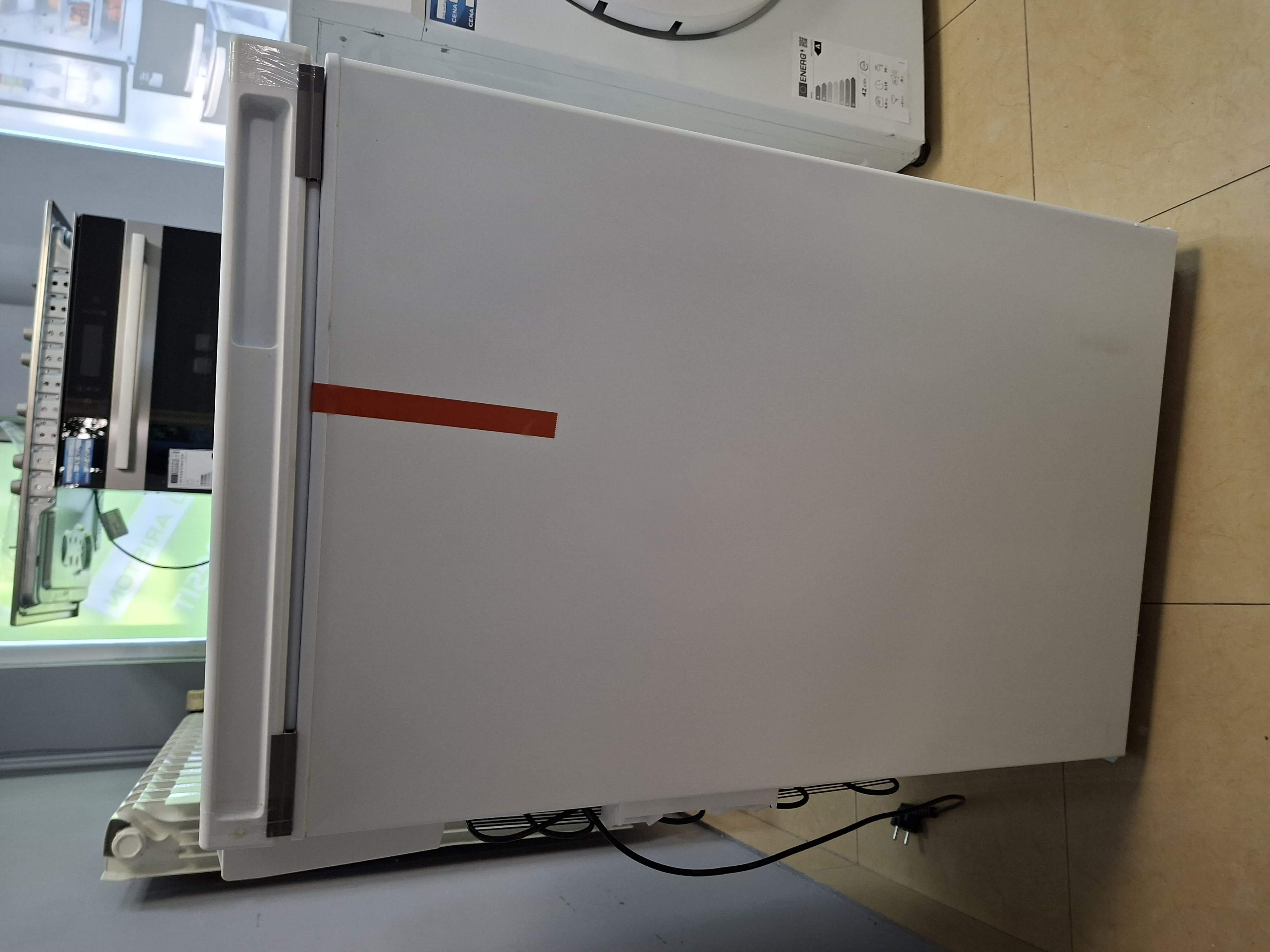 Zamrzivač sandučar Indesit OS 2A 100 2 , 99L