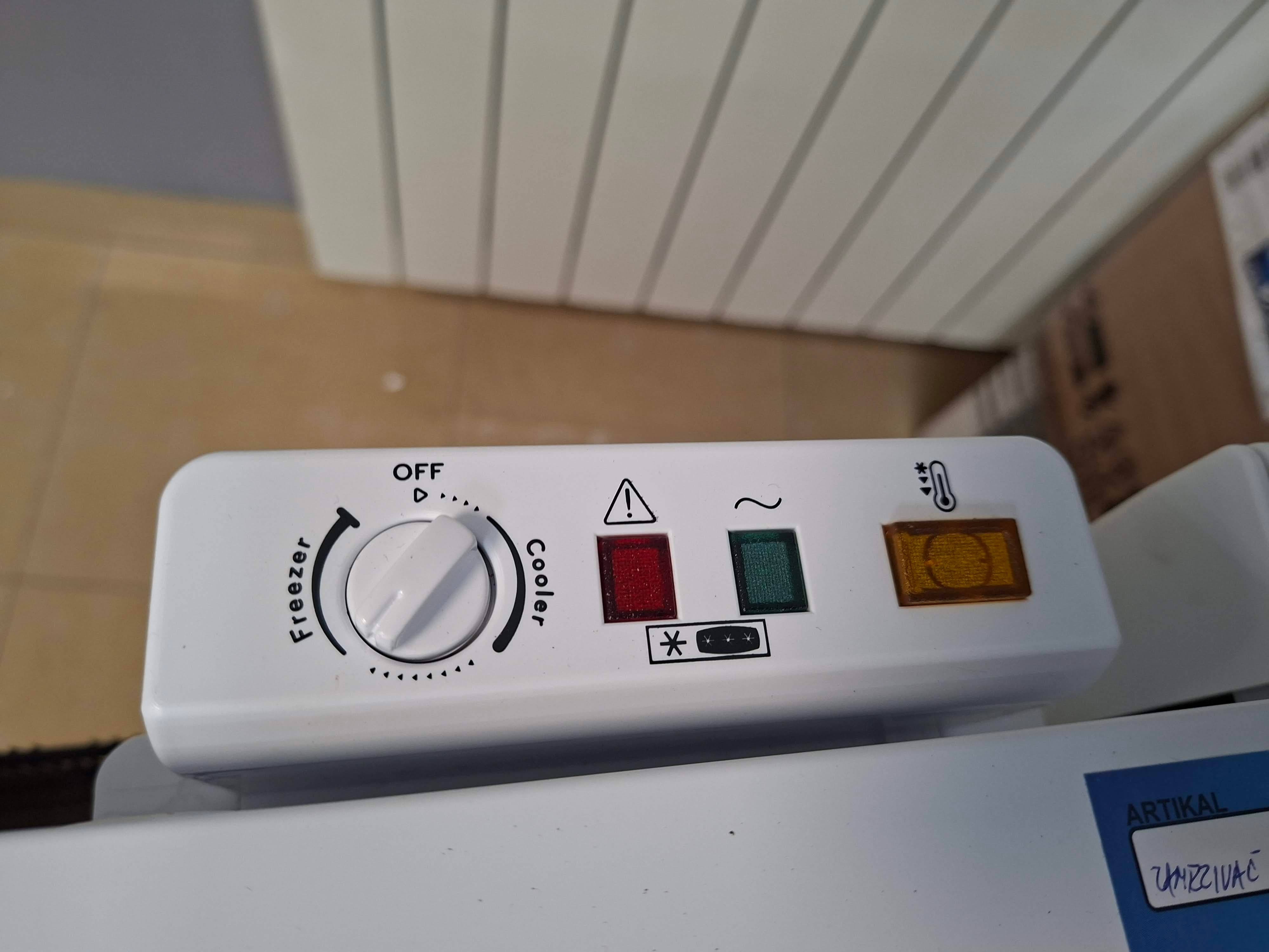 Zamrzivač sandučar Indesit OS 2A 100 2 , 99L