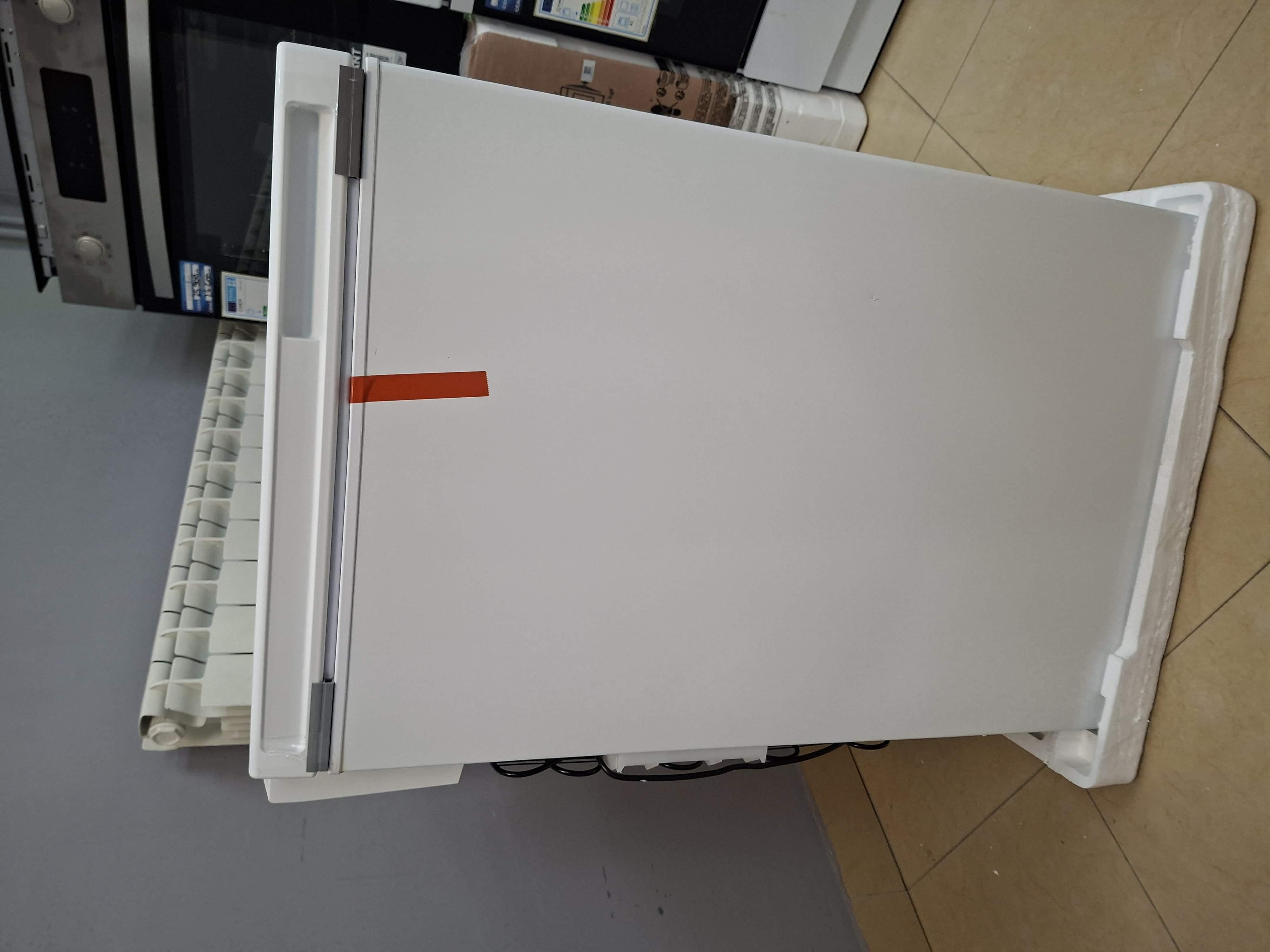 Zamrzivač sandučar Indesit OS 2A 100 2 , 99L