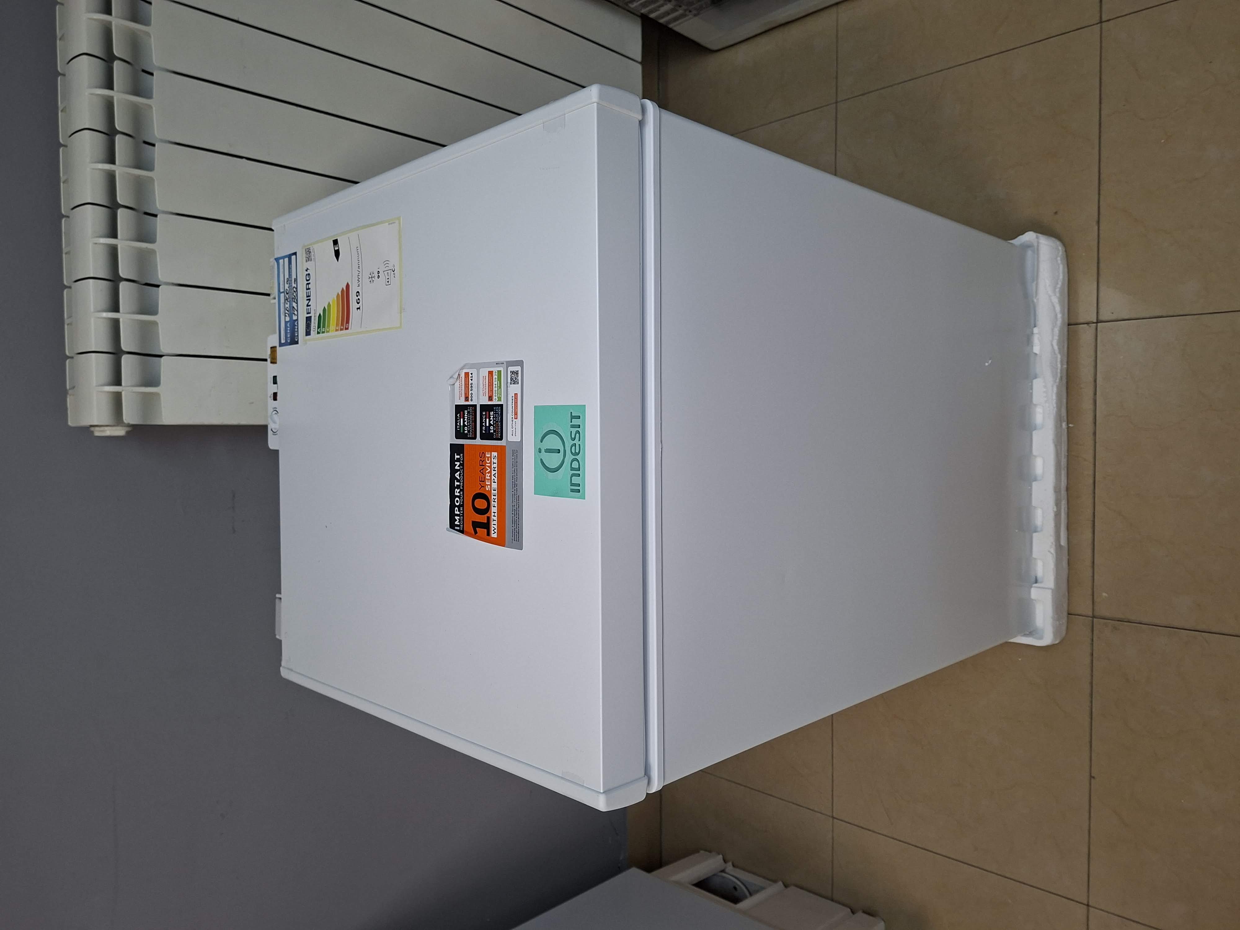 Zamrzivač sandučar Indesit OS 2A 100 2 , 99L