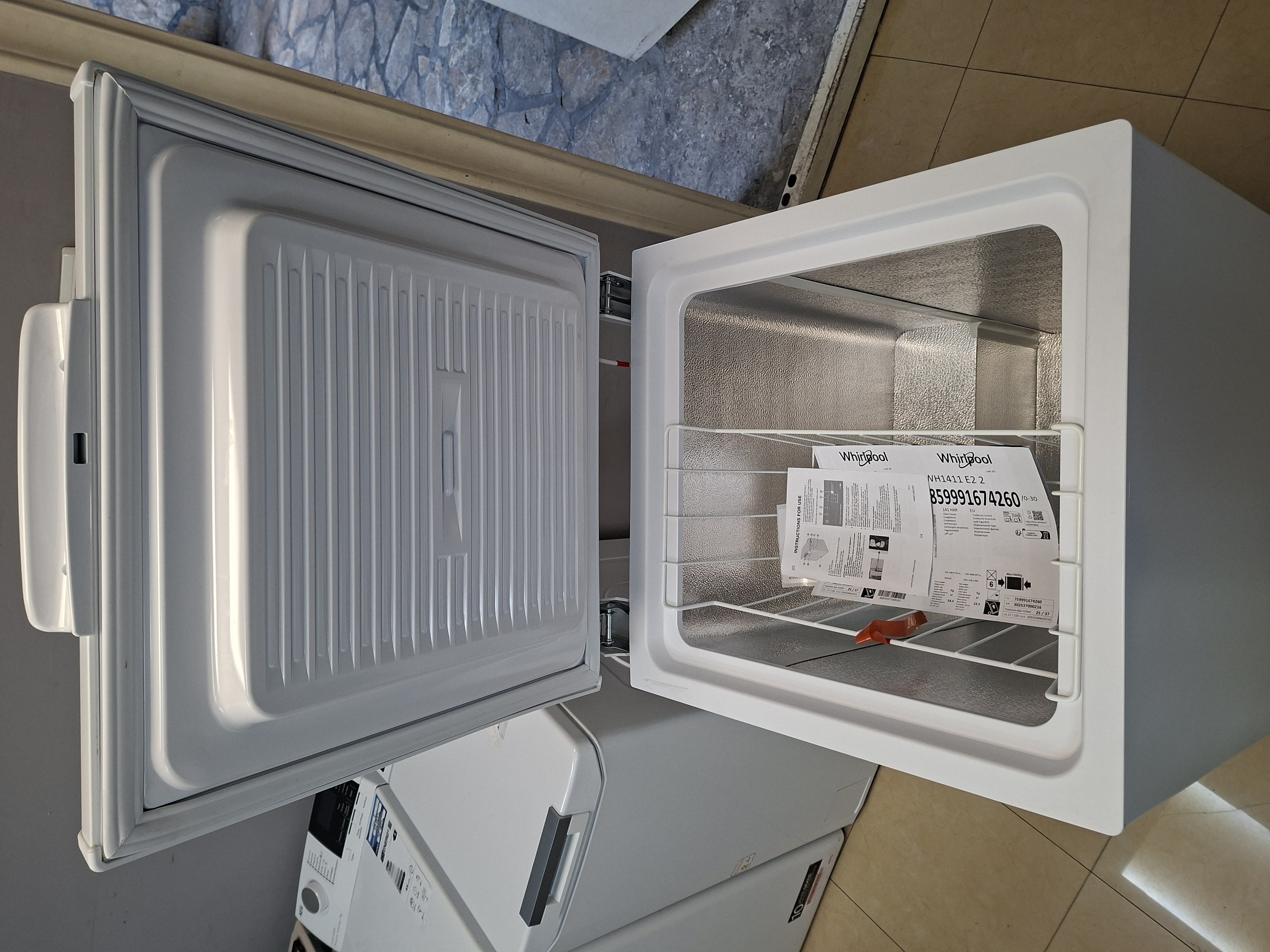 Zamrzivač sandučar Whirlpool WH1411 E2, 131l