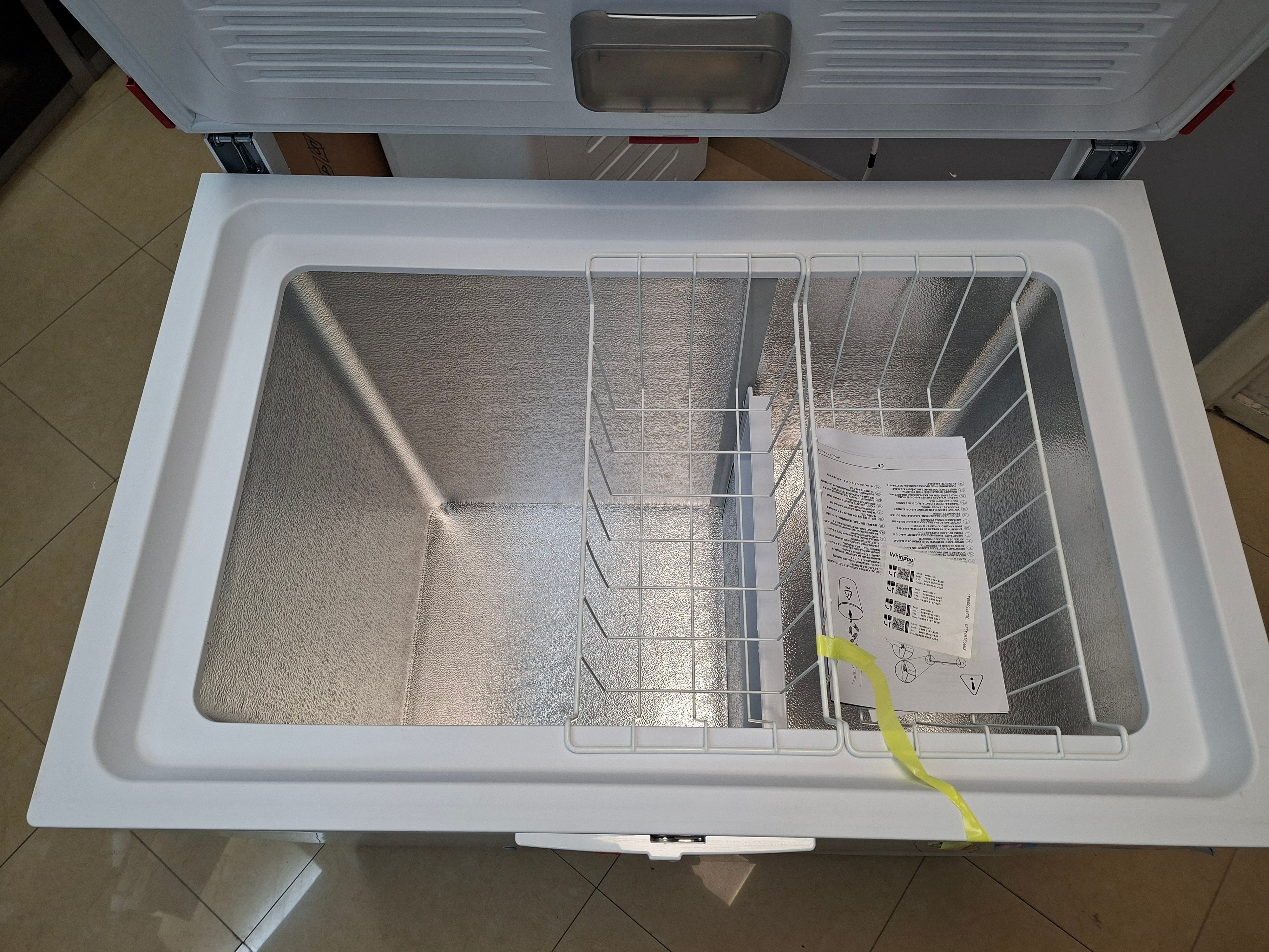 Zamrzivač sandučar Whirlpool WHE25332, 251L