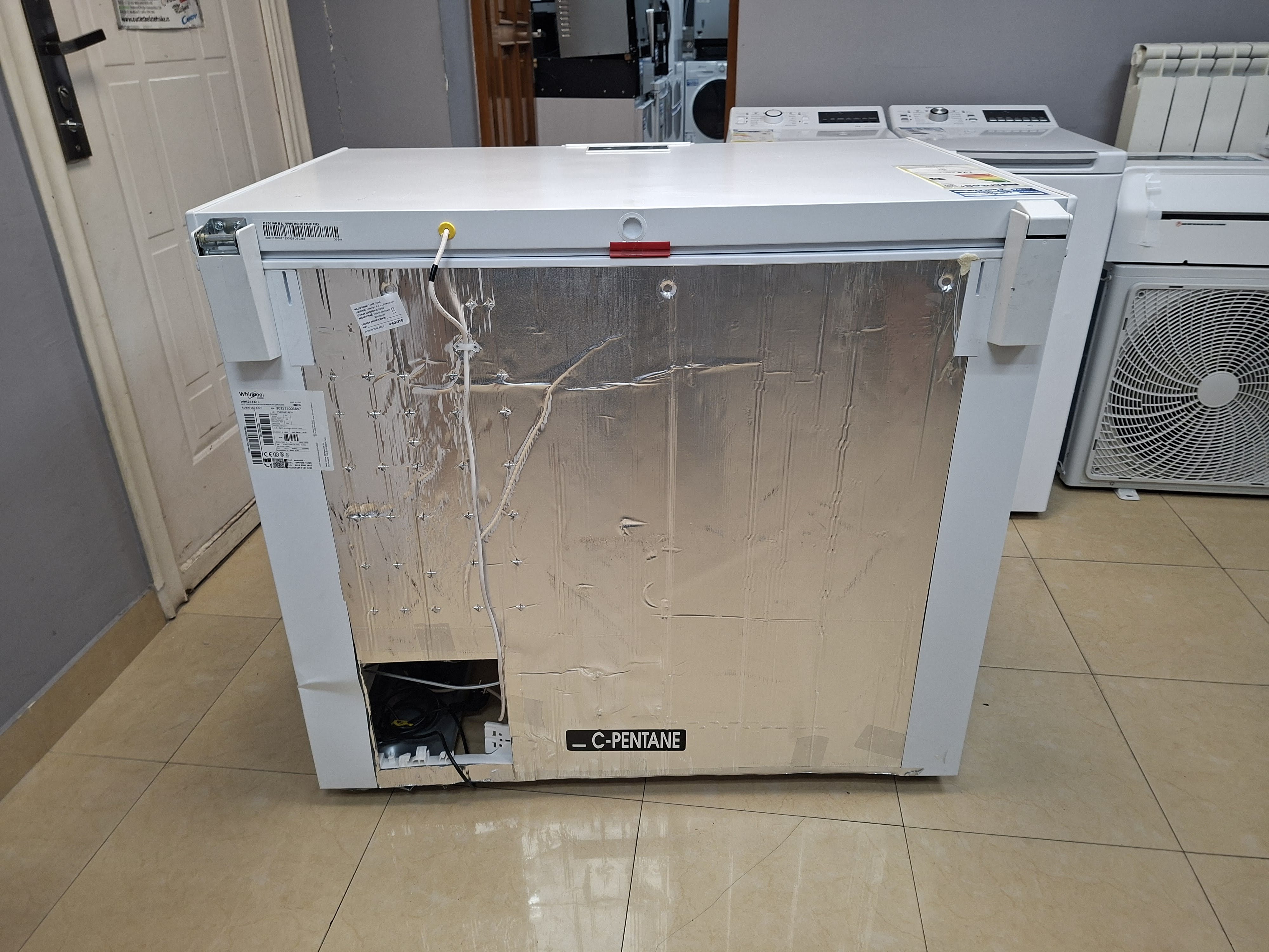 Zamrzivač sandučar Whirlpool WHE25332, 251L